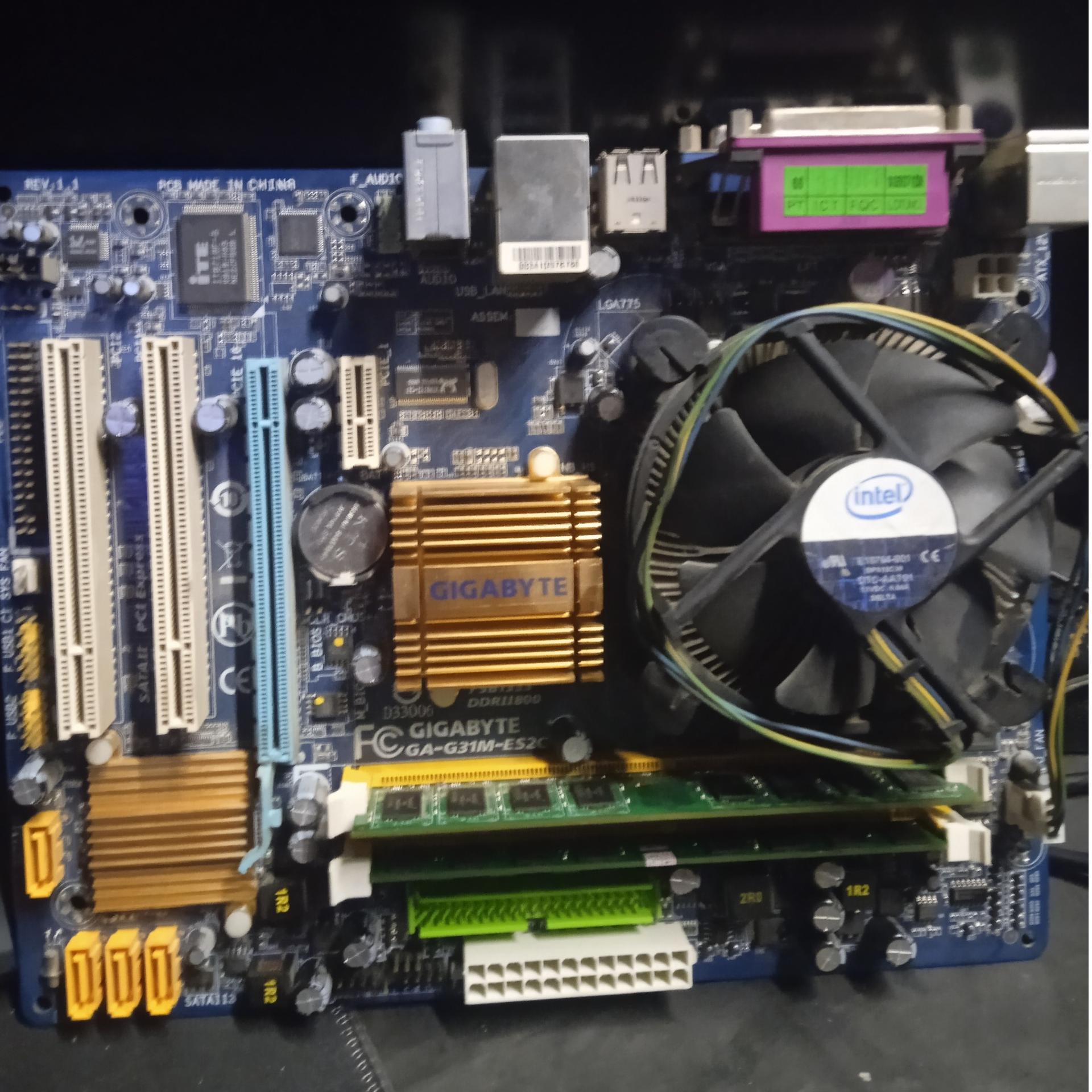باندل مادربرد DDR2 سیپیو E7400 گیگابایت GA-G31M-ES