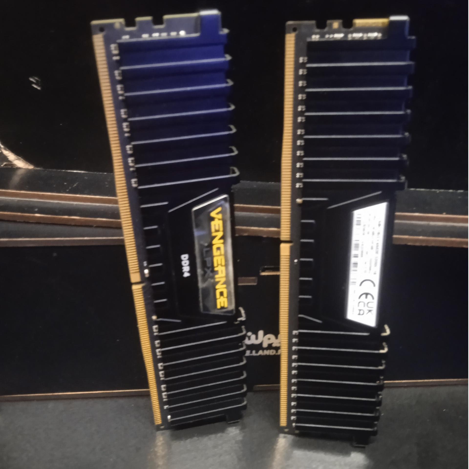 رم 16 گیگ RAM 16G CL16 DDR4 3200 Vengeance LPX