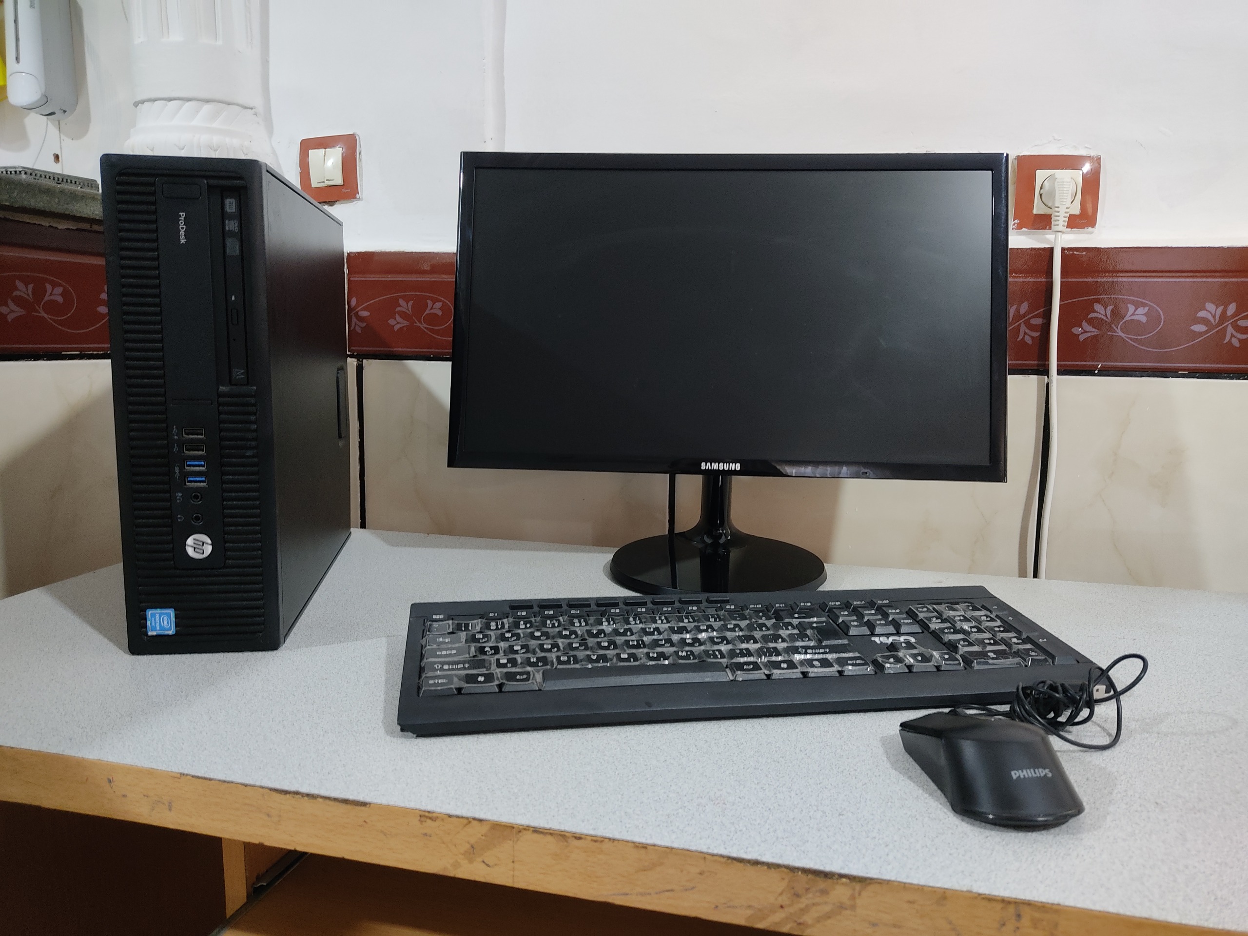 کیس و ماینتور