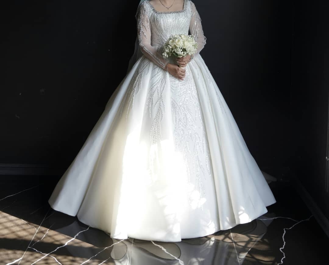 لباس عروس در حد نو