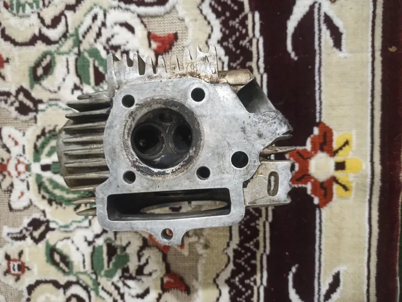 سرسیلندر موتور طرح ویو 125بی کلاچ