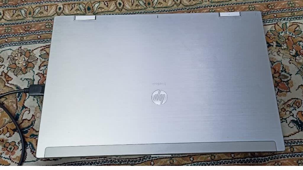 لپ تاپ hp 8540p مدل صنعتی lcd شکسته