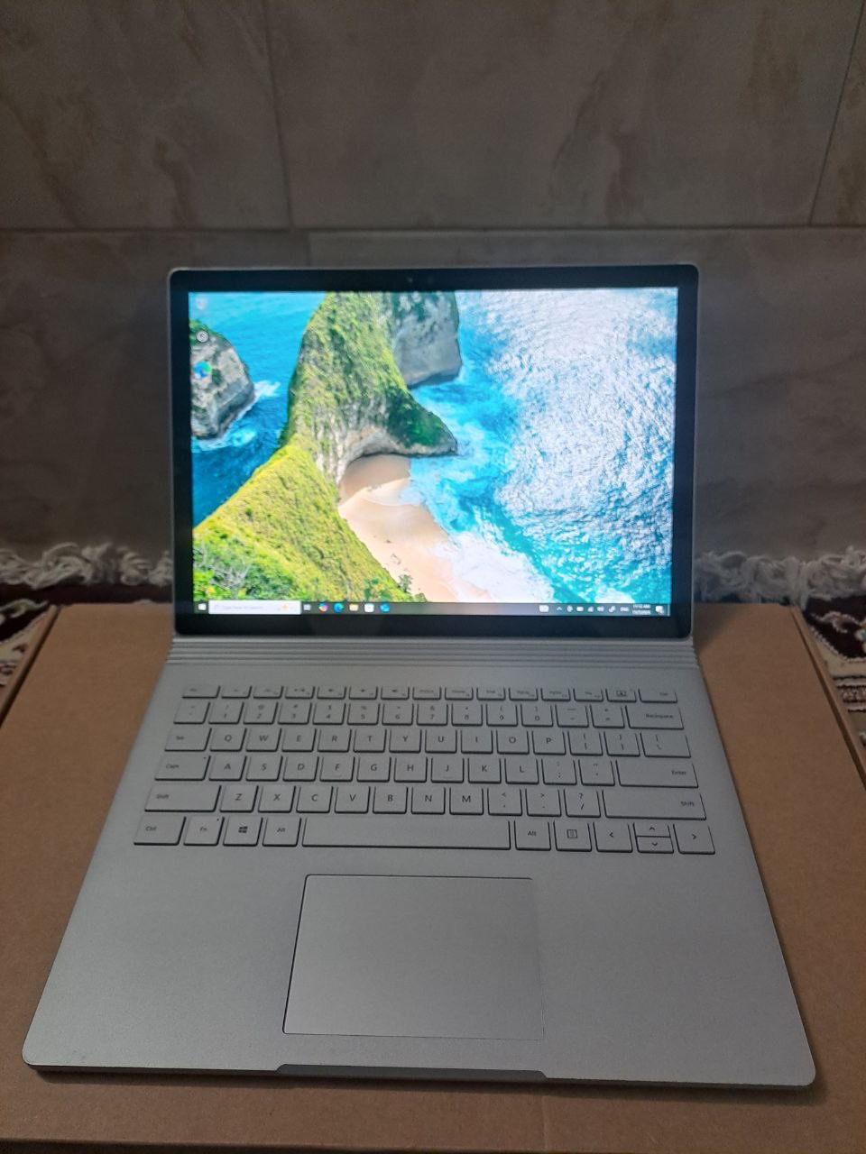 Surfacebook سرفیس بوک