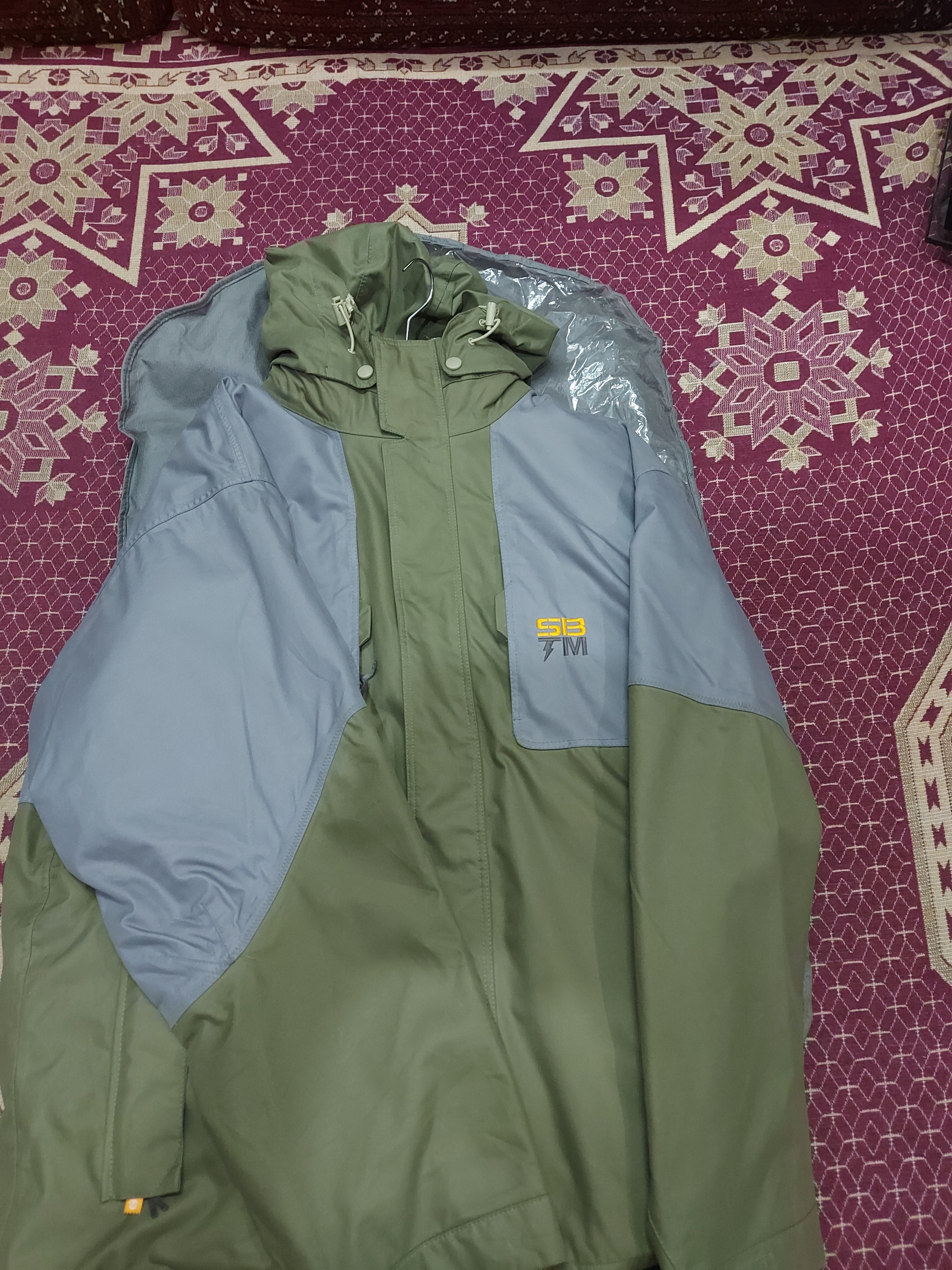 کاپشن خارجی ضدآب