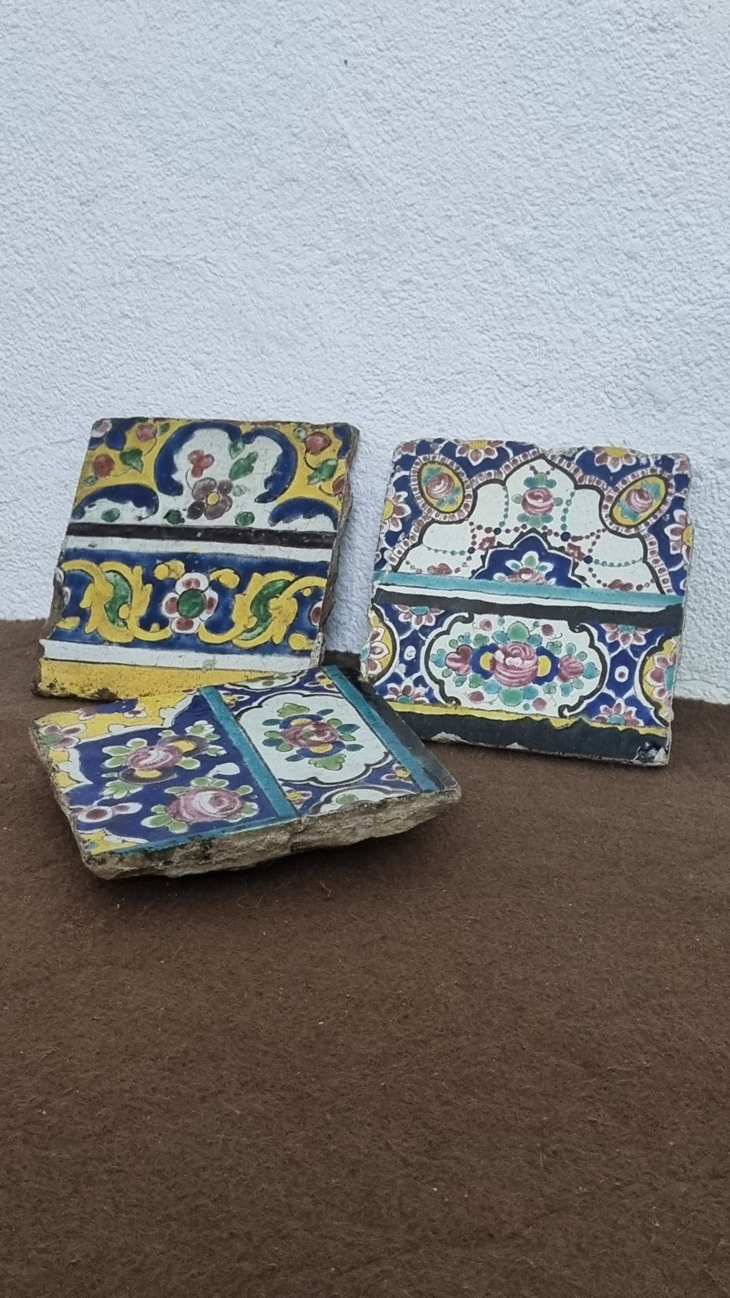 سه عدد کاشی 7 رنگ دستساز