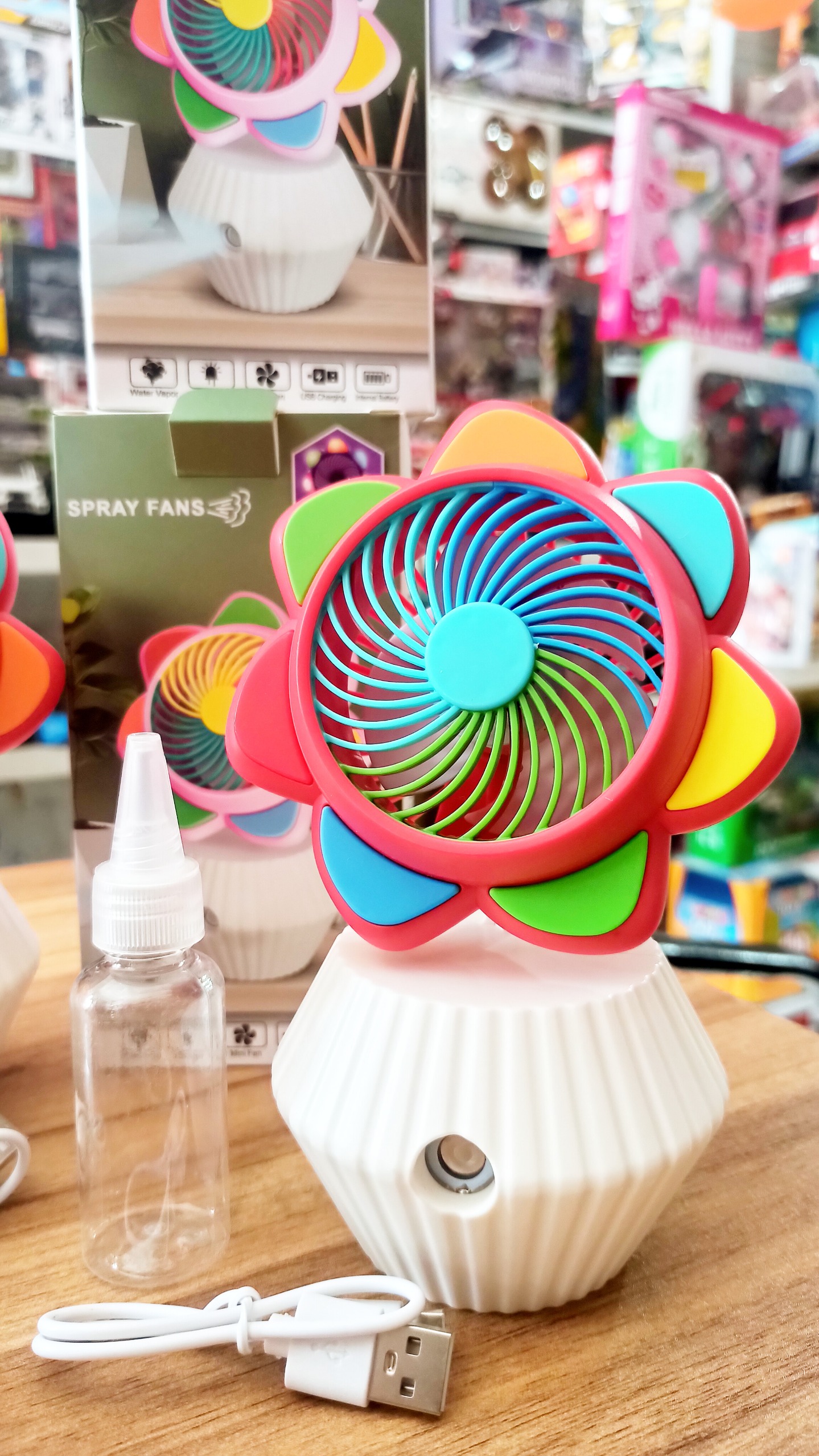 اسباب بازی پنکه شارژی با بخار آب