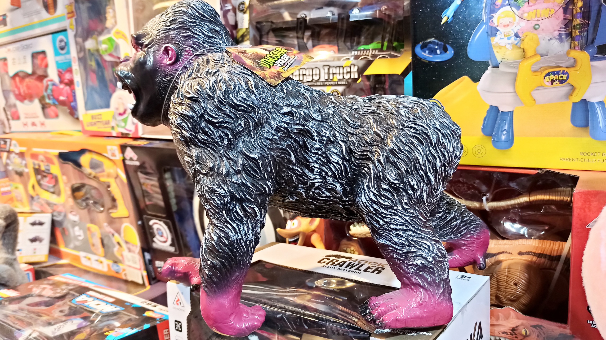 فیگور گوریل گوشتی سیاه