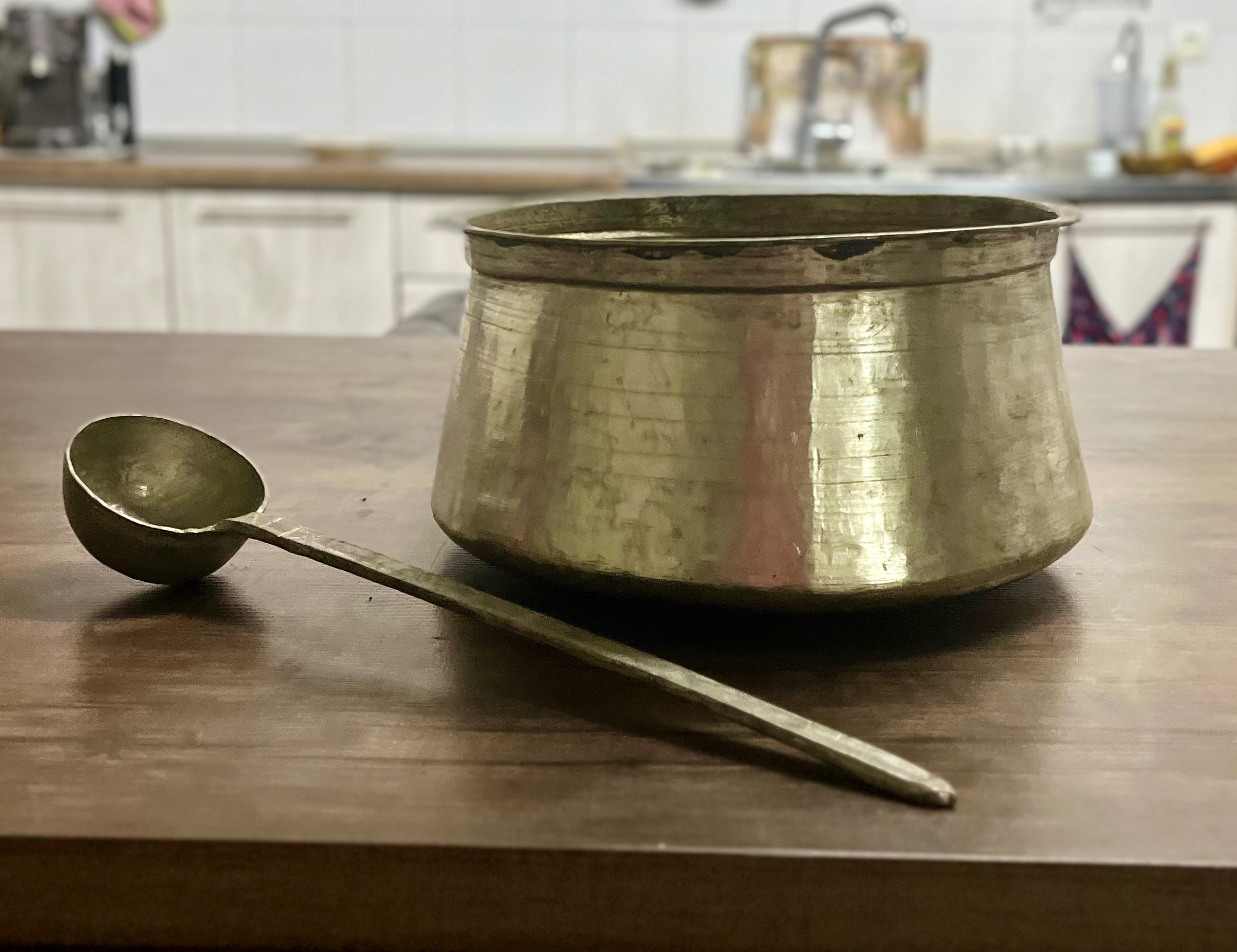 دیگ مسی و ملاقه مسی