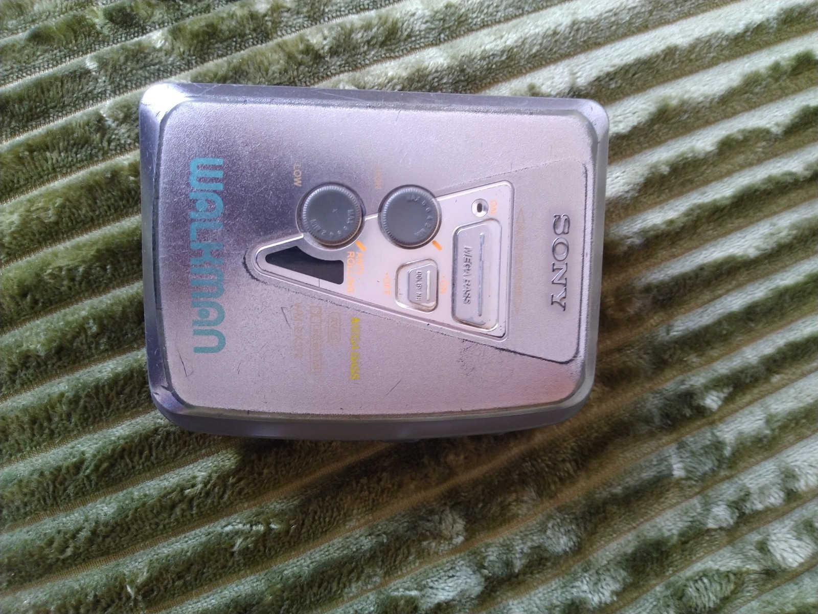 واکمن سونی اوریجینال قدیمی و مسافری