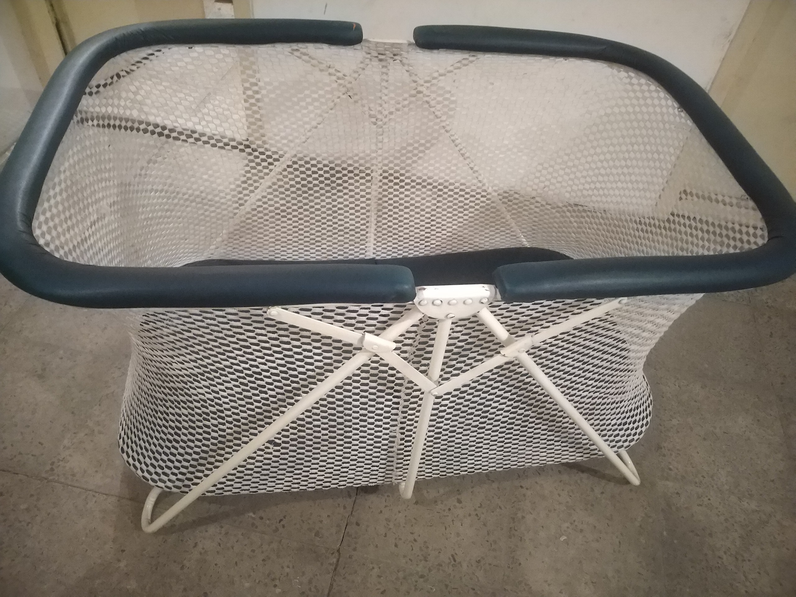 پارک بچه در حد نو