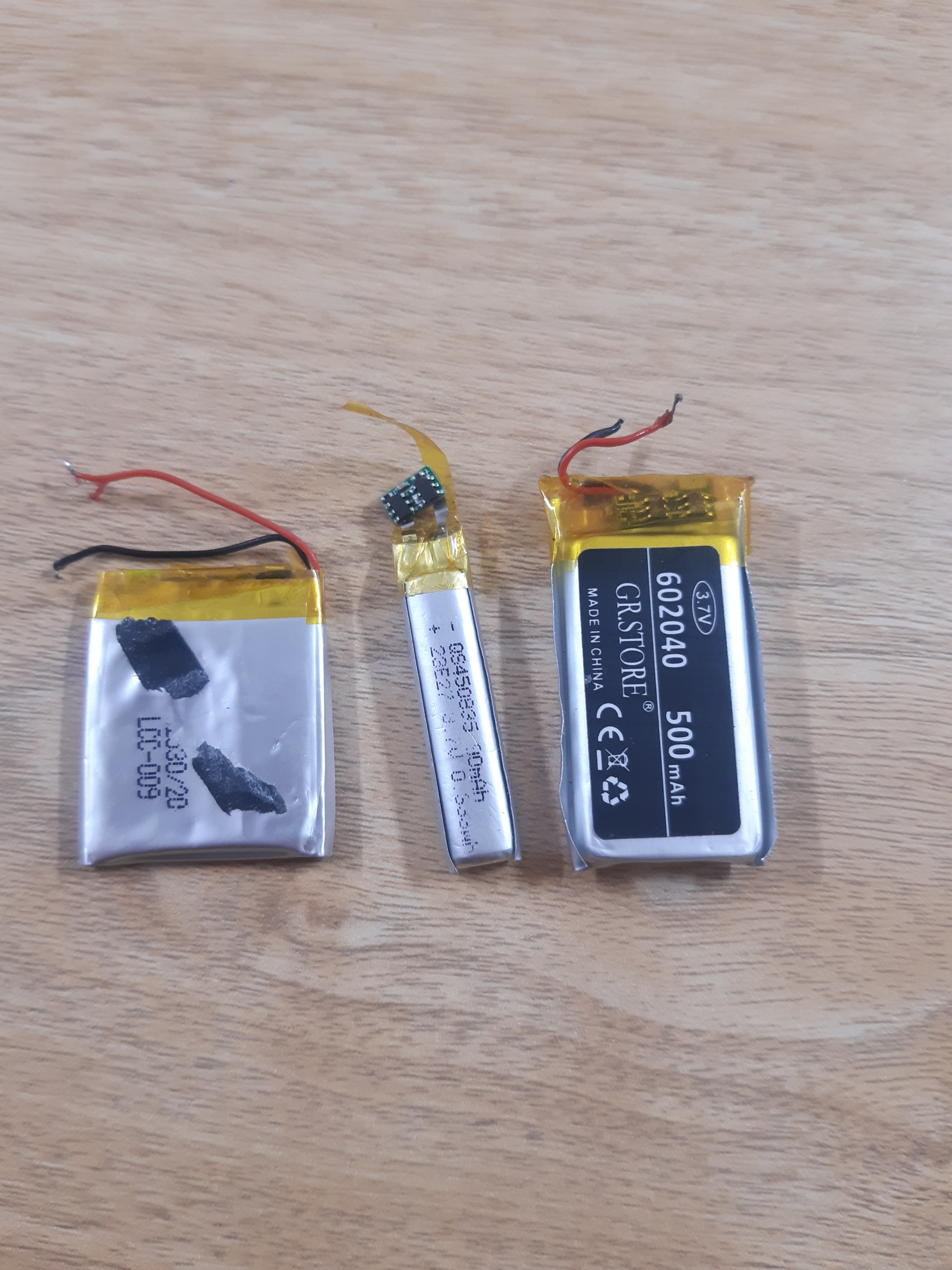 سه عدد باتری لحیمی معیوب