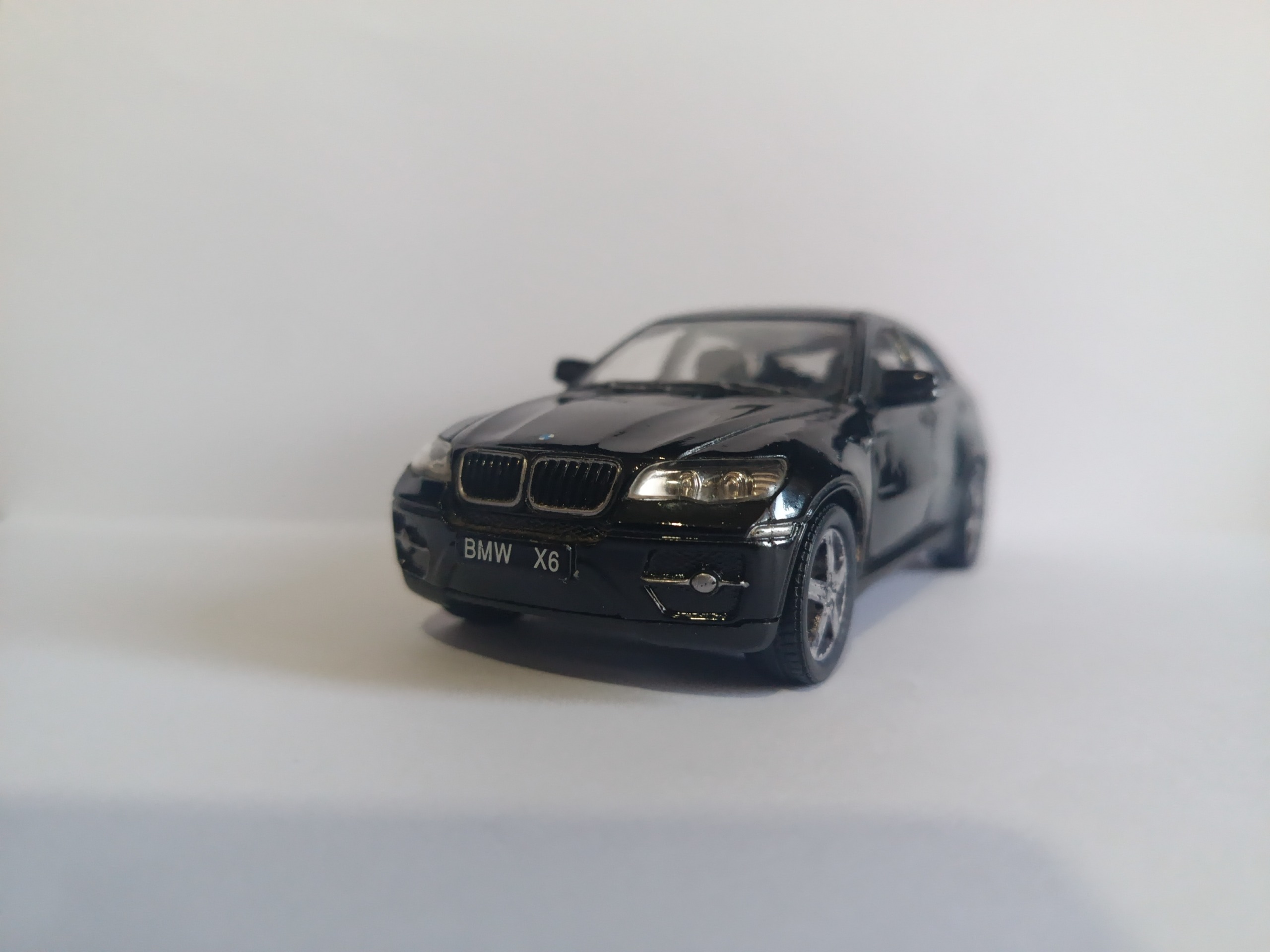 ماکت ماشین فلزی بی ام و x6
