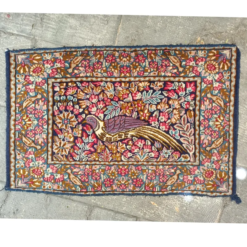 پشتی دستباف کرمان