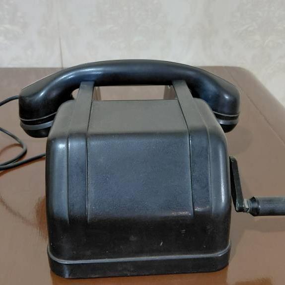 تلفن هندلی قدیمی