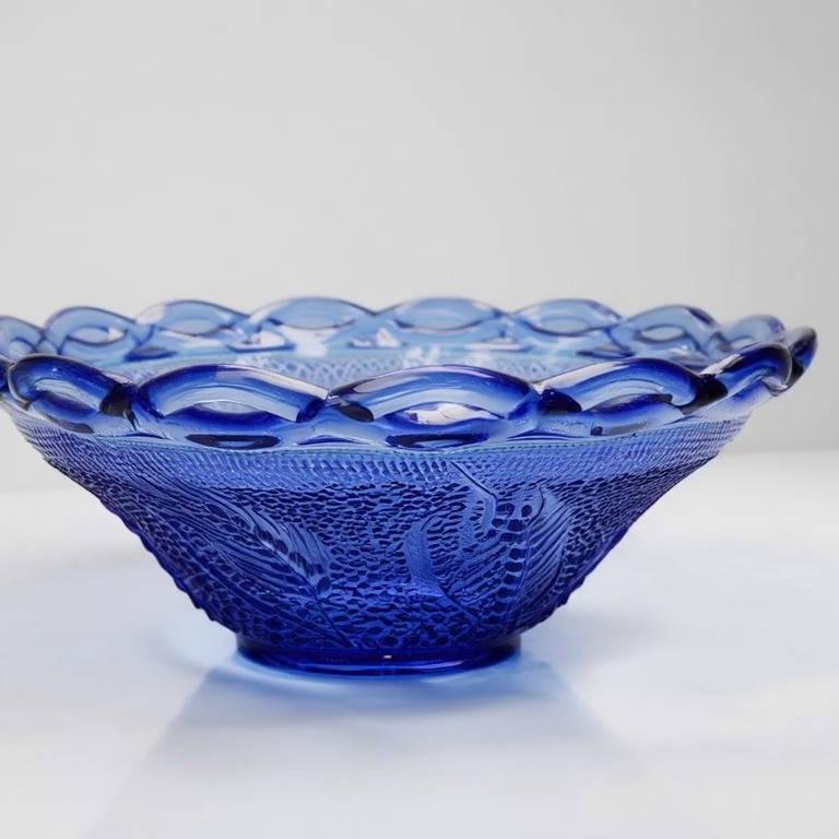 کاسه بلوری آبی