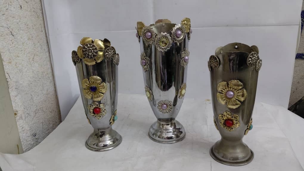 گلدانهای برنجی نگین دار