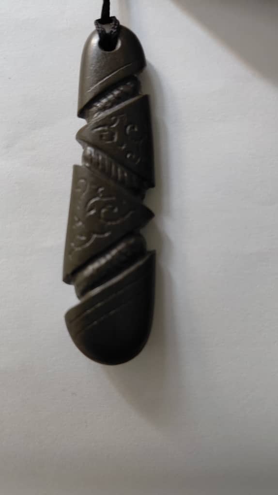 گردنبند سنگی تراشدار