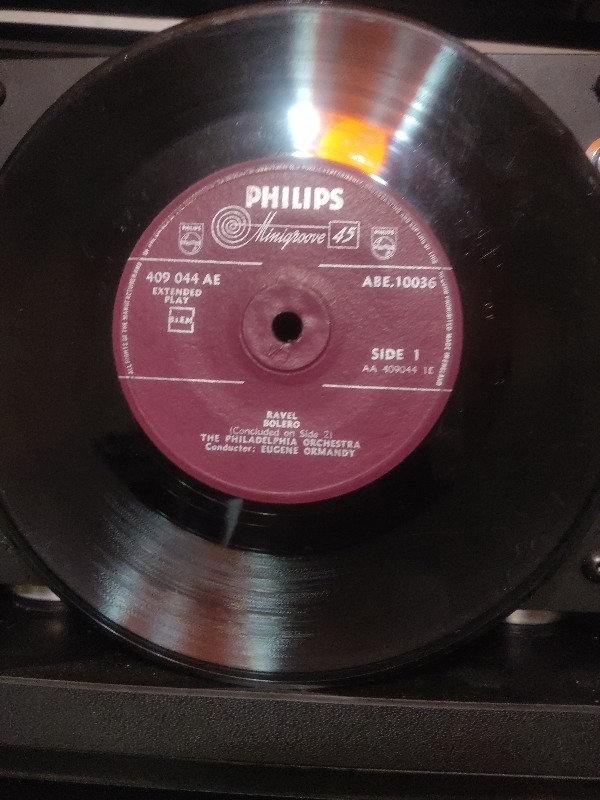 دو عدد صفحه گرام گرامافون