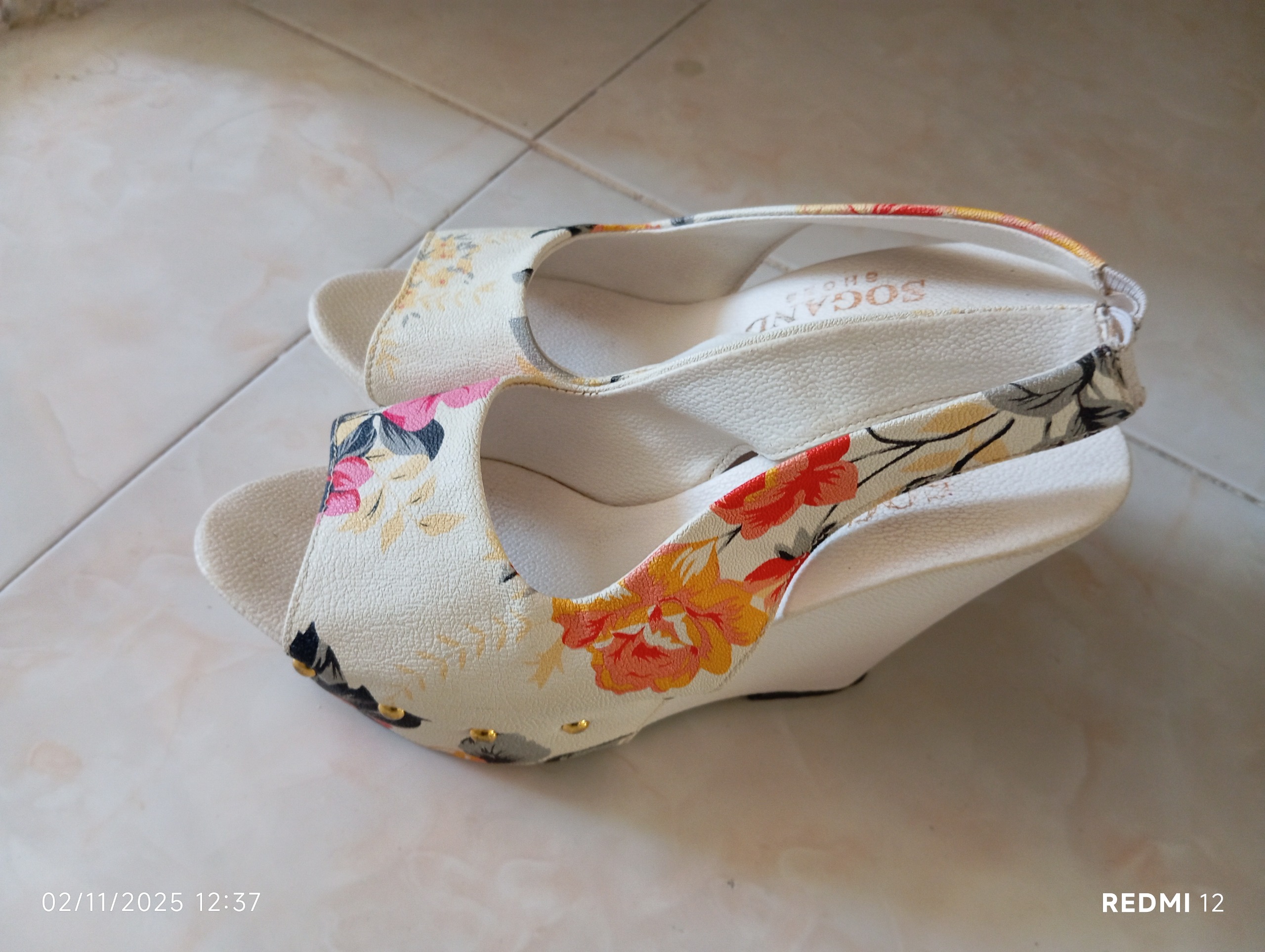 کفش مجلسی طرح گل