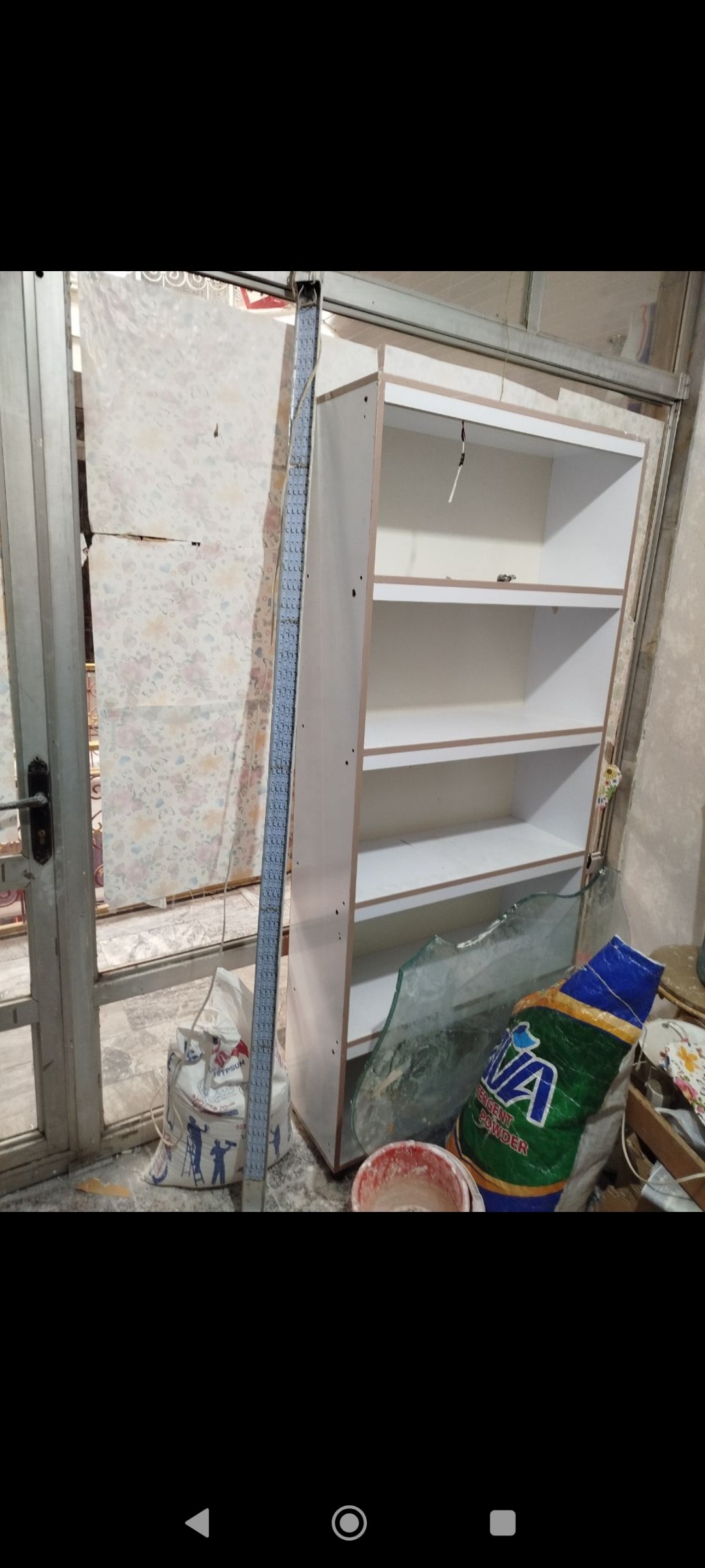 قفسه و ویترین