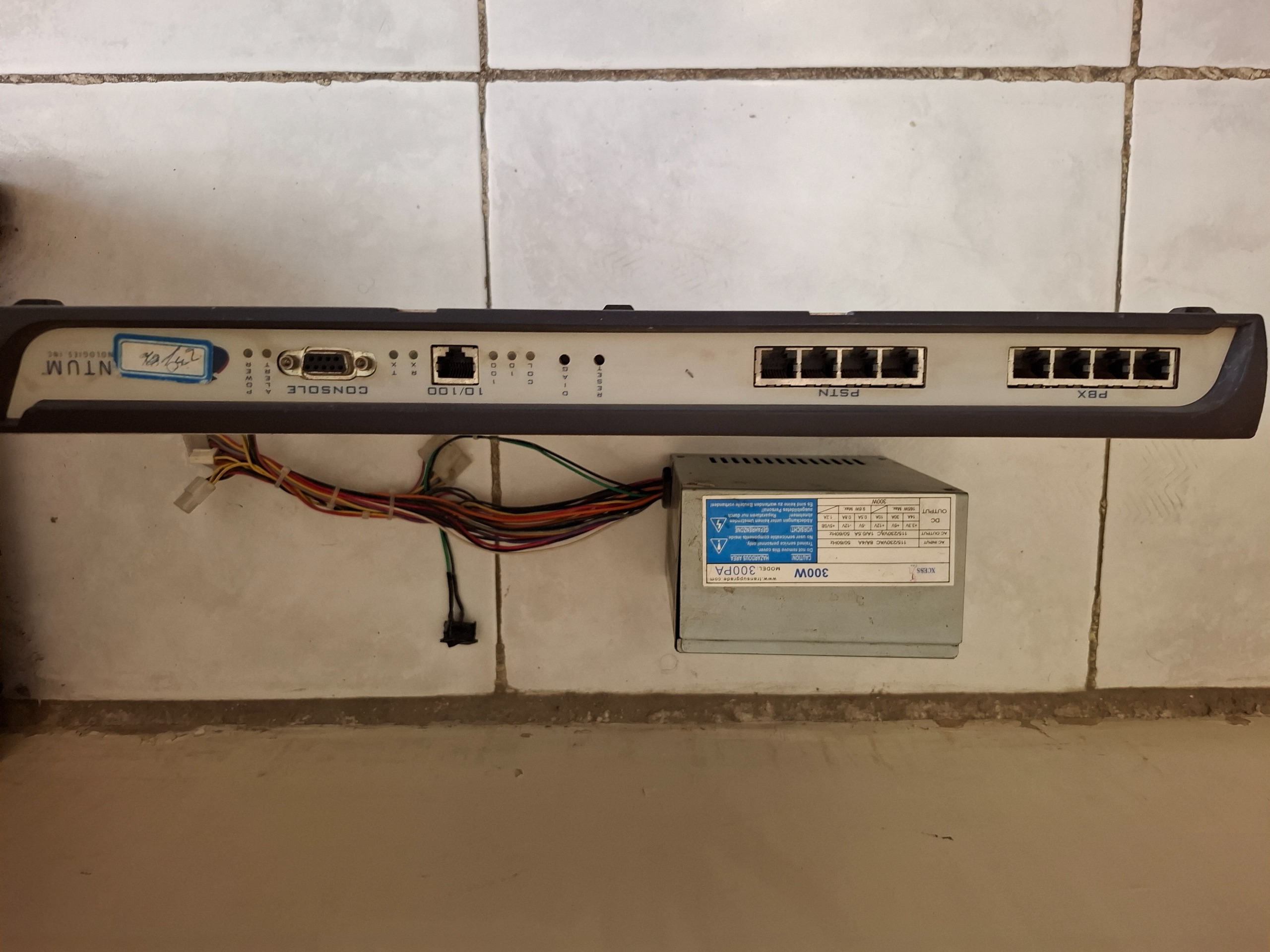 سوئیچ میکروتیک و پی سی سوئیچ