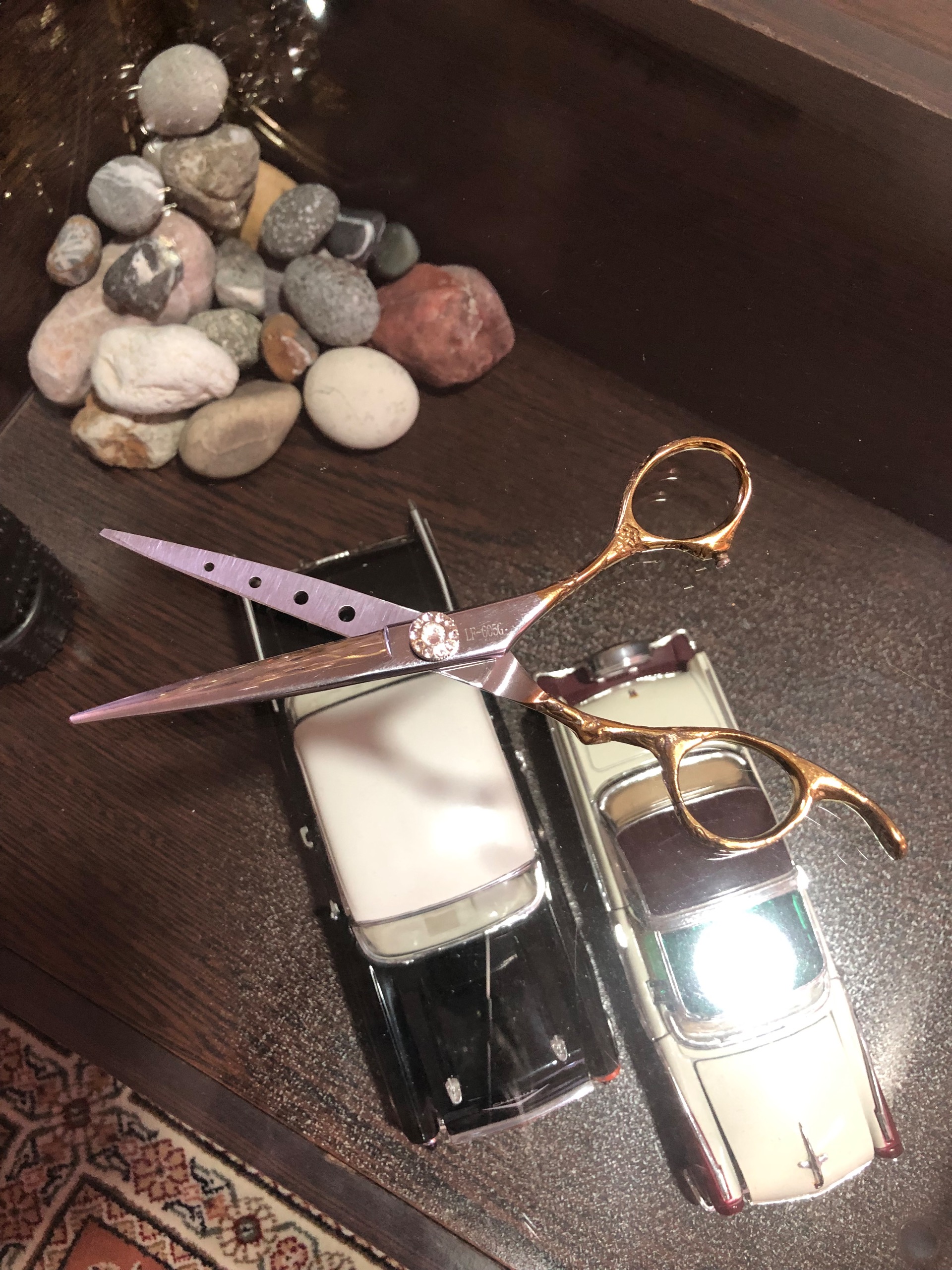 قیچی آرایشگری حرفه ای جاگوار