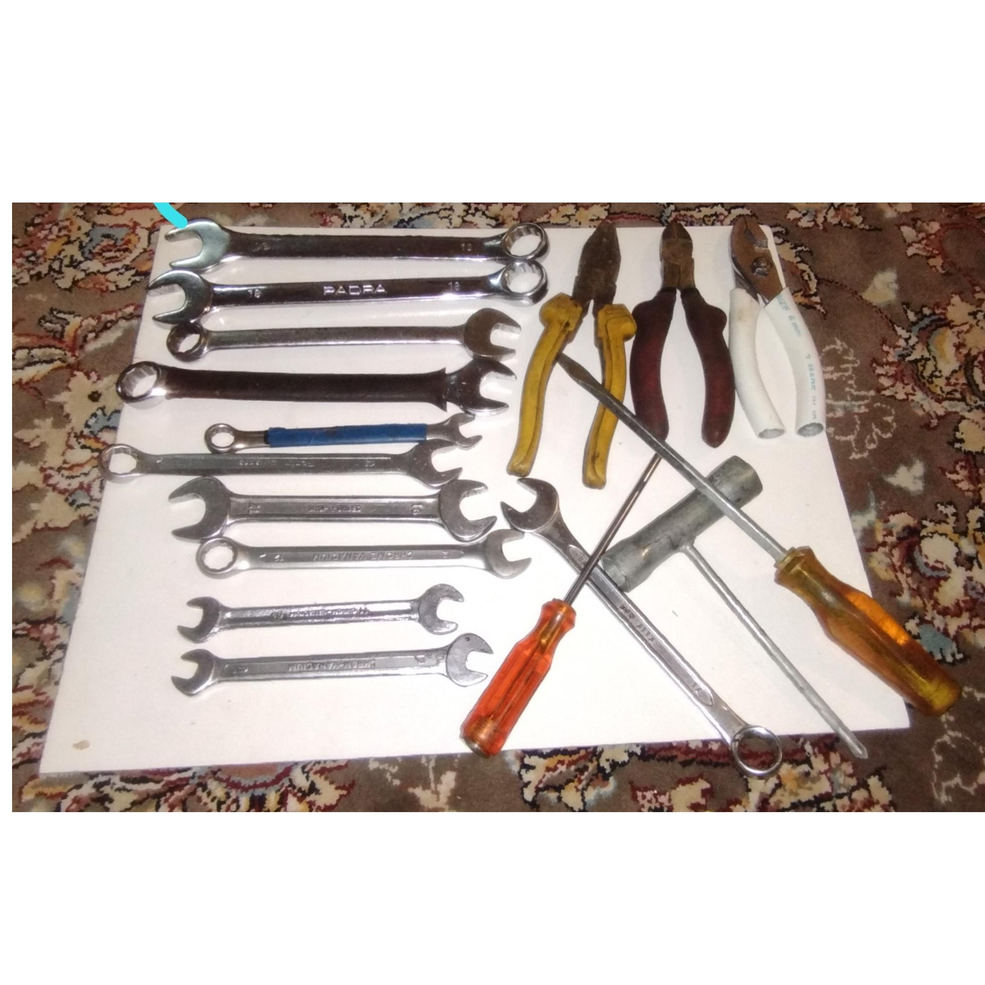 17 عدد آچار و ابزار