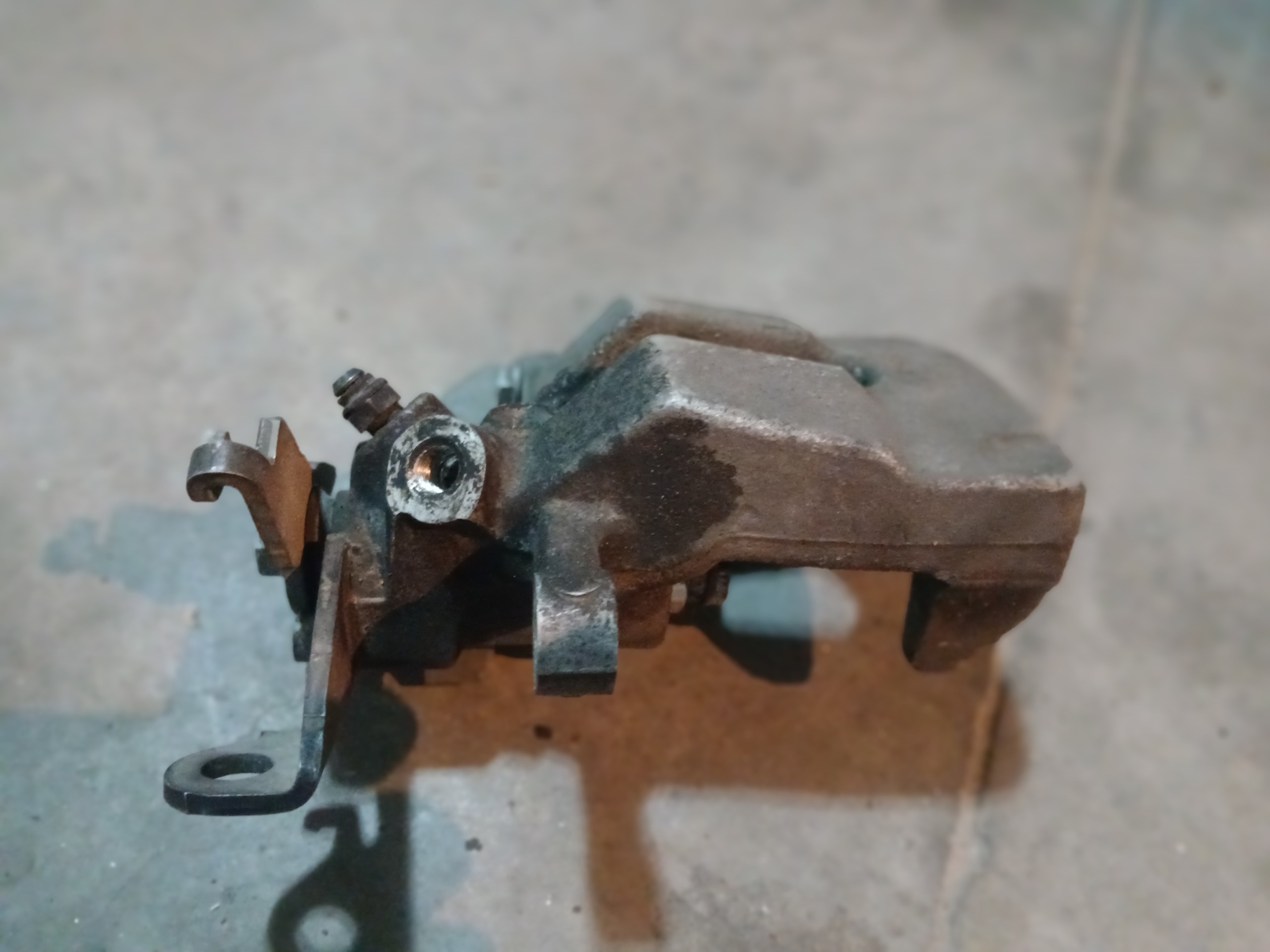 پمپ چرخ عقب