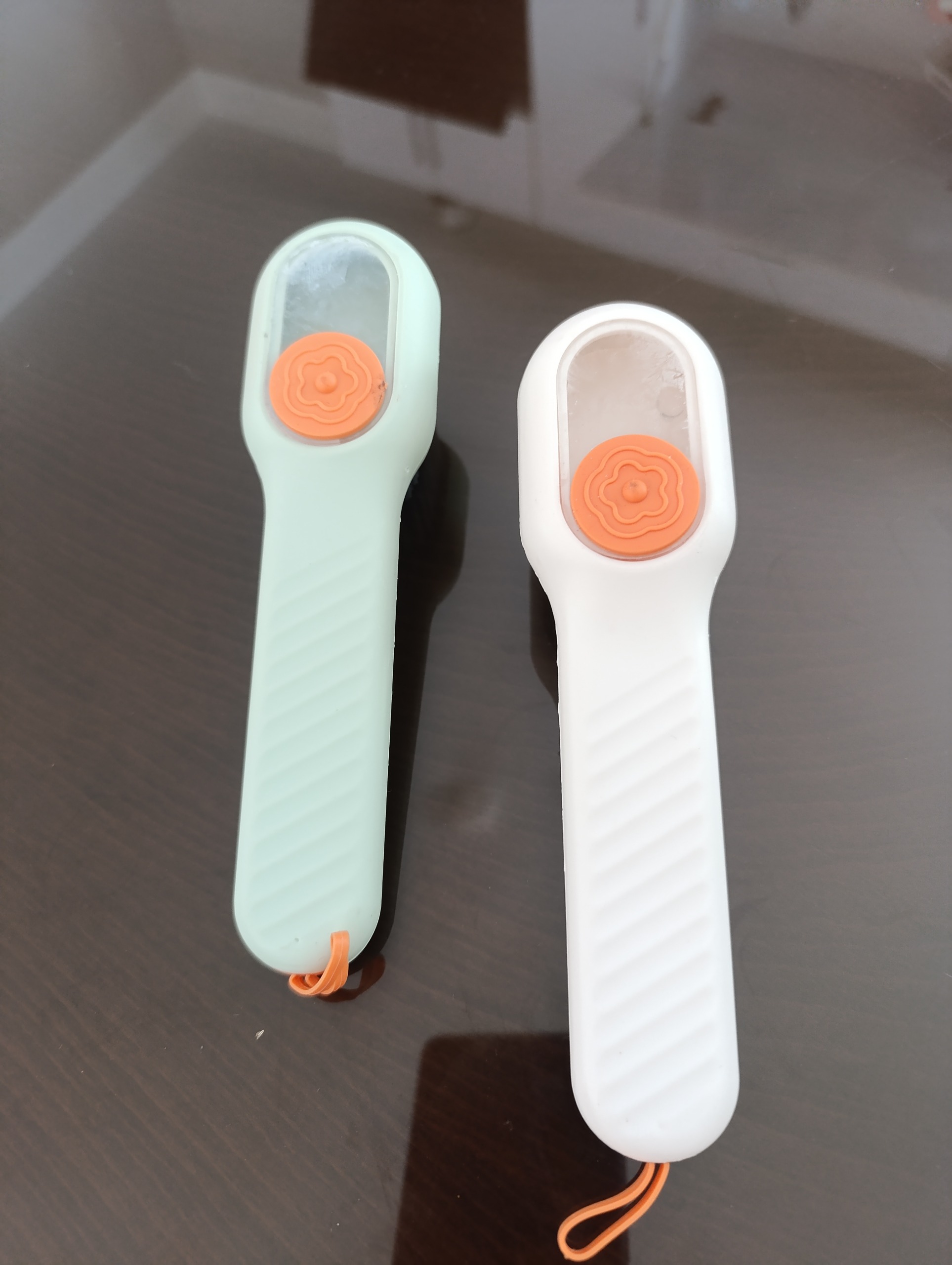 برس شستشوی مخزن دار