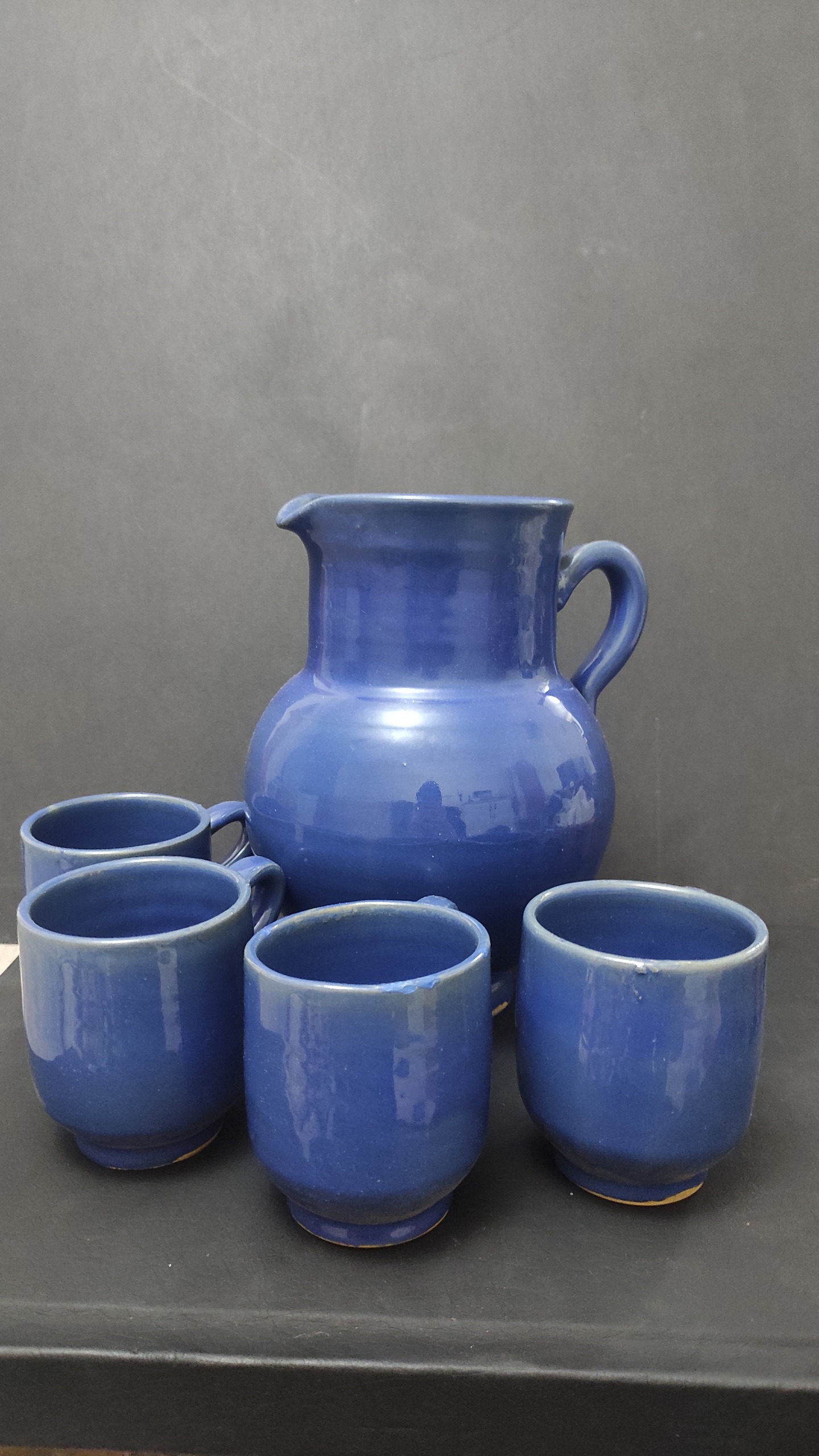 تنگ و لیوان سفالی قدیمی