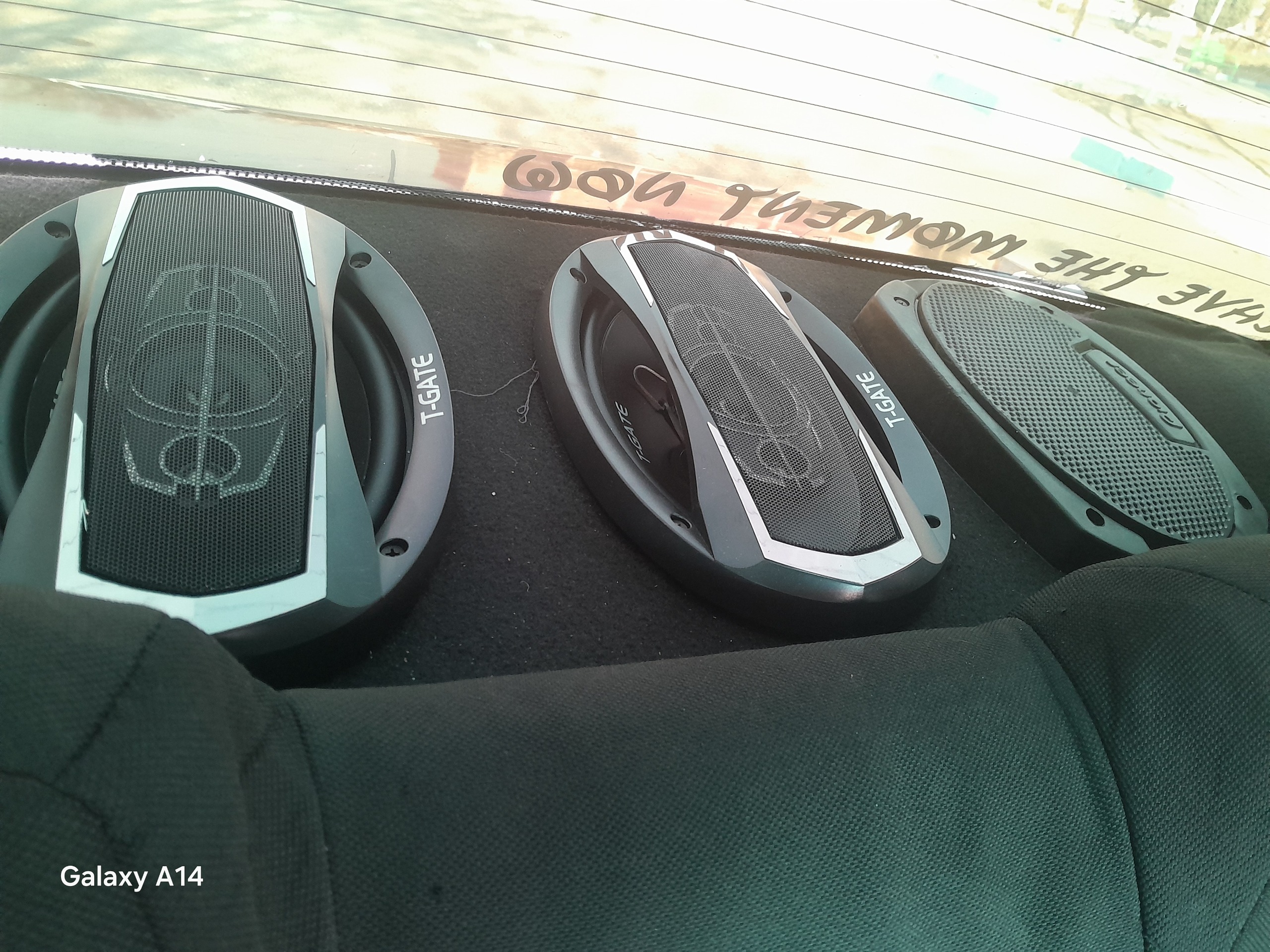 باند خربزه ای خودرو در حد