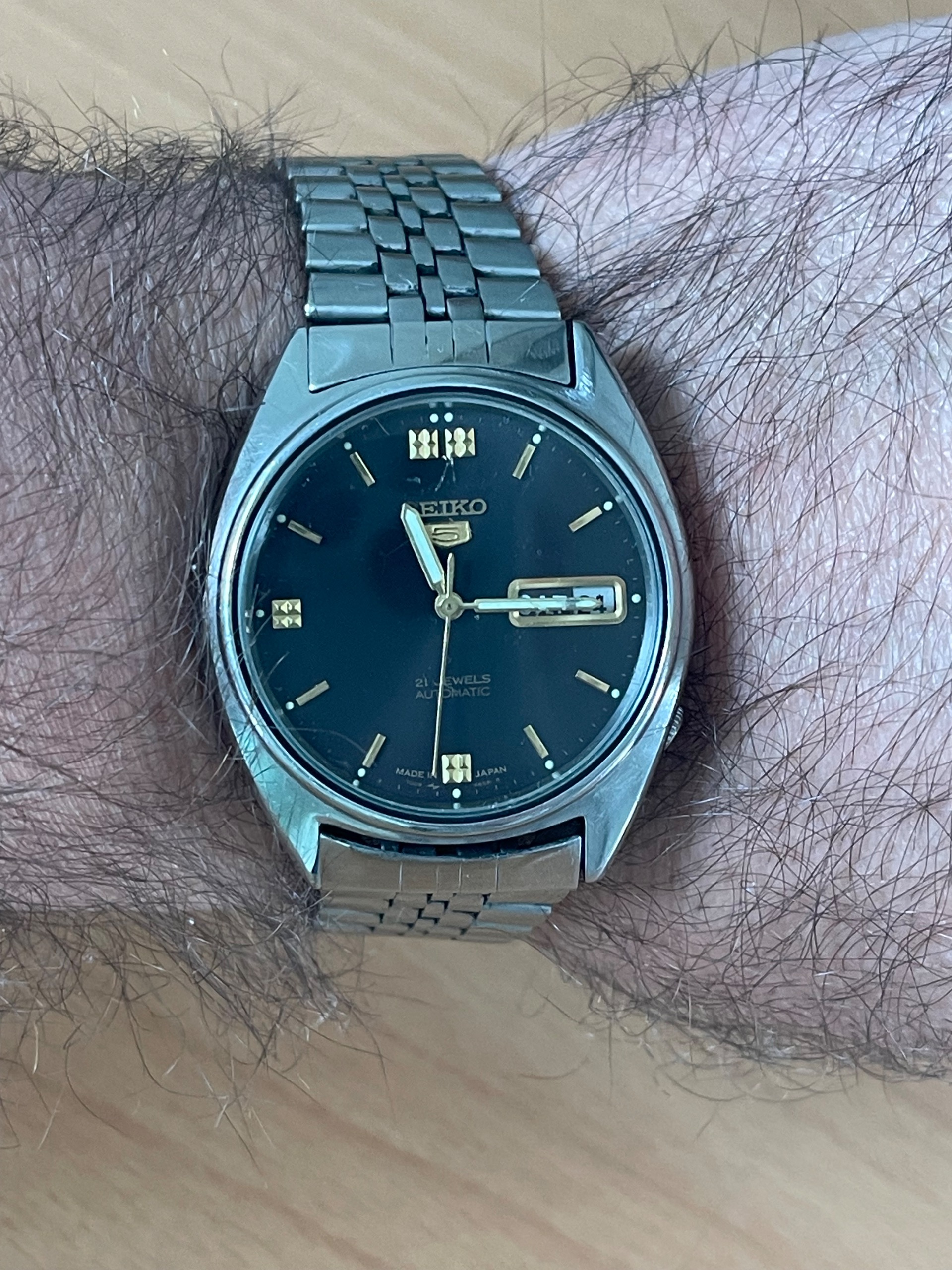 ساعت سیکو 5 بسیار دقیق و تمیز شبرنگ دهه 80 میلادی