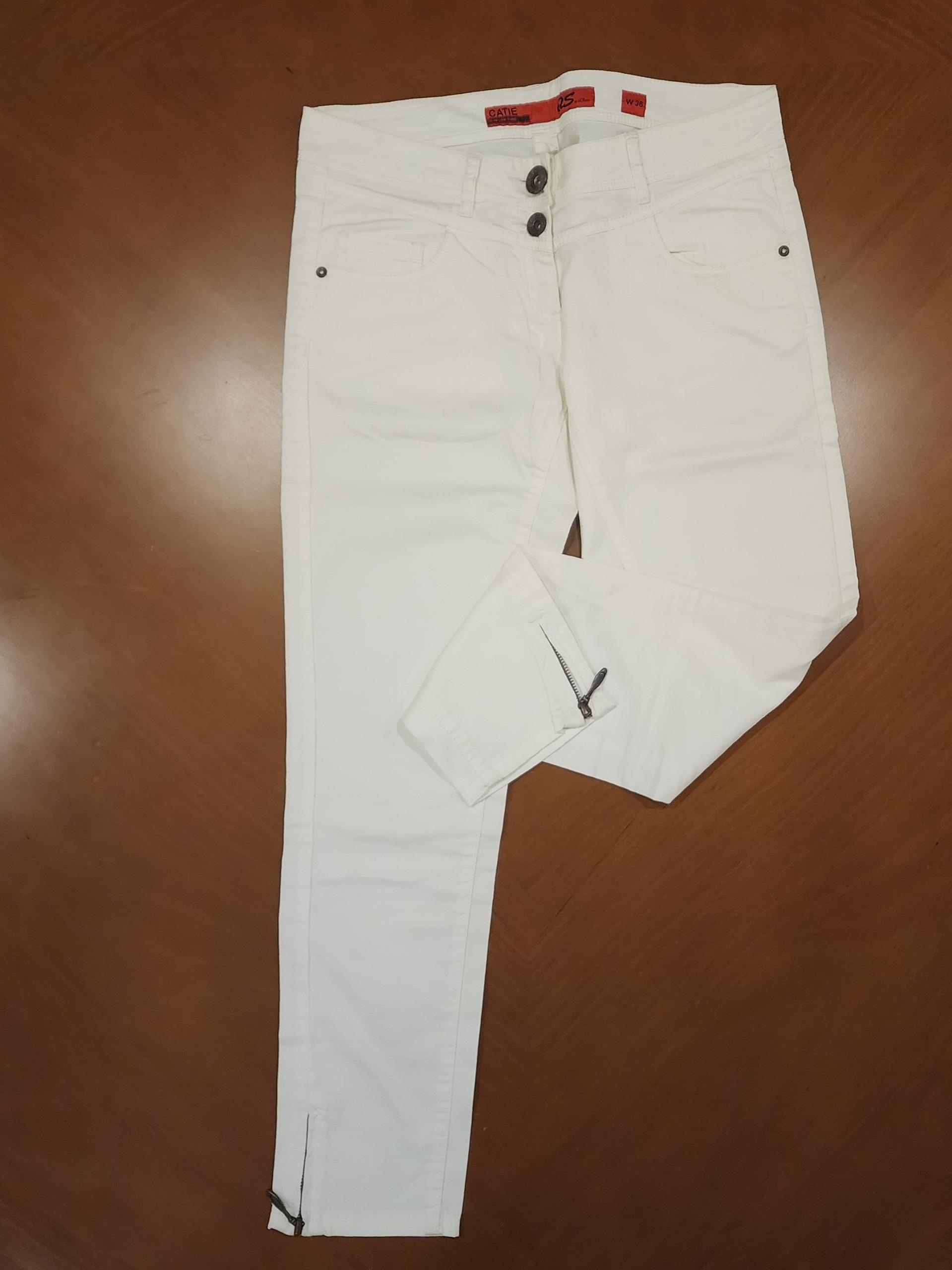 شلوار جین سفید