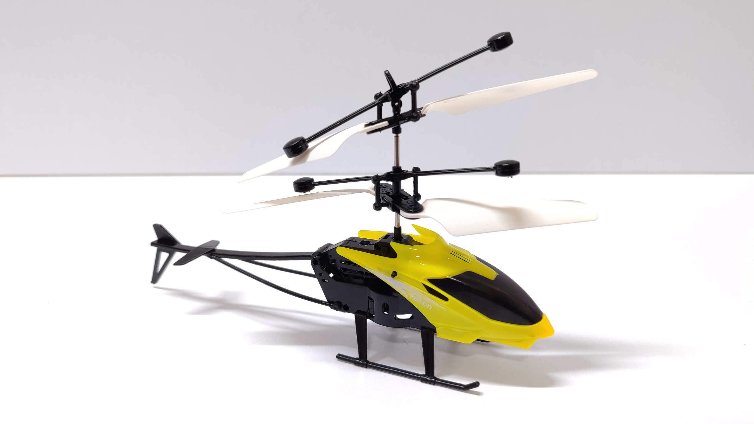 هلیکوپتر سنسوری شارژی