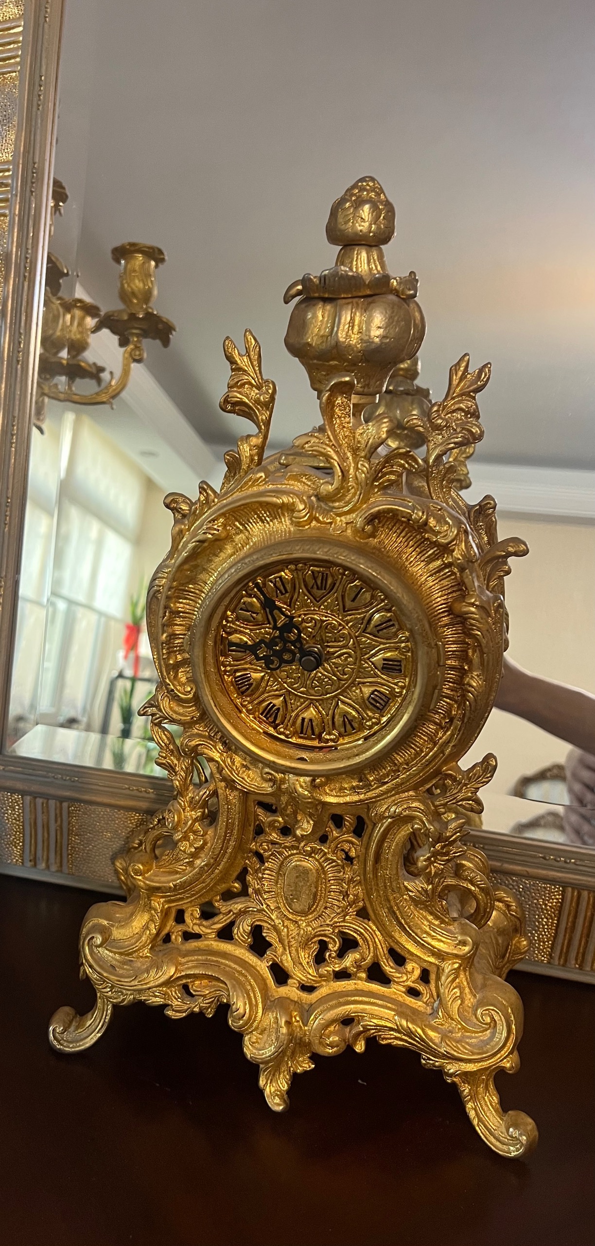 آیینه و شمعدان و ساعت برنز