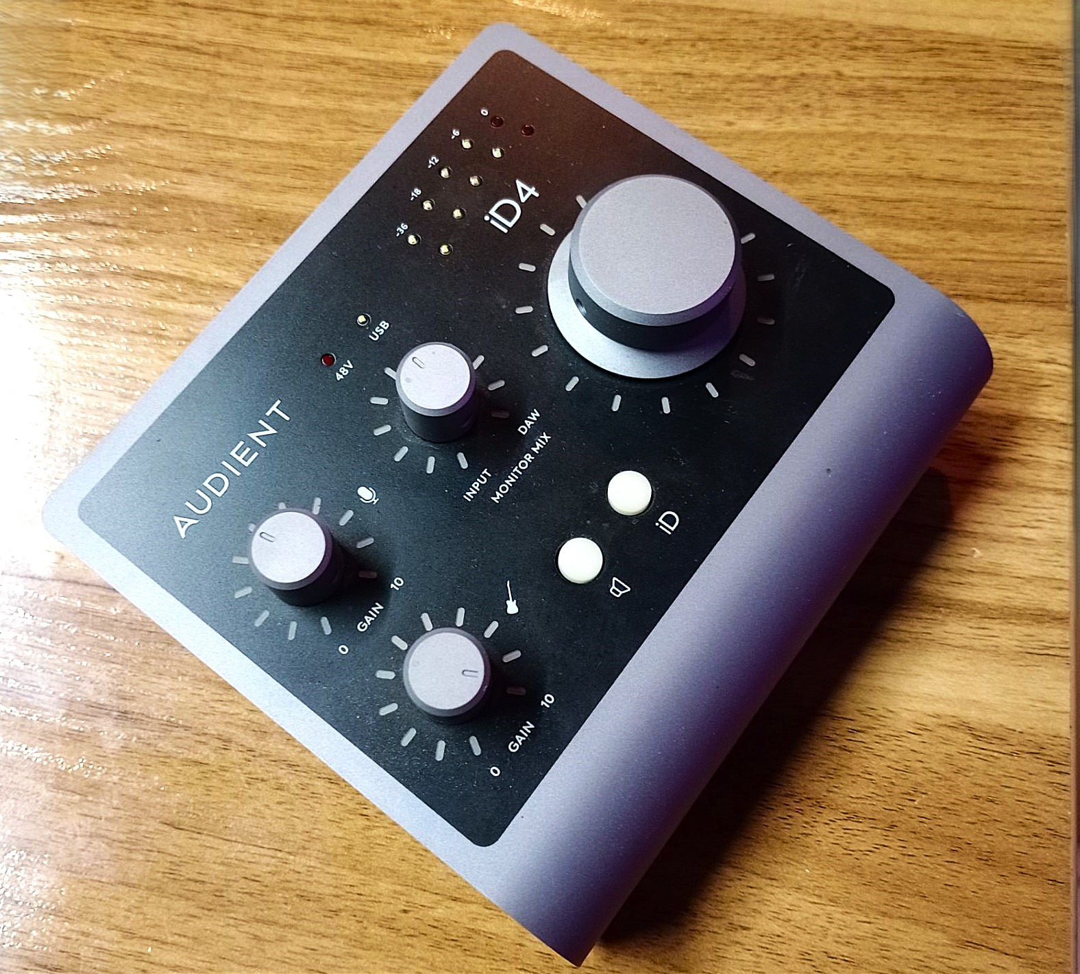 کارت صدا آدینت Audient iD4 MKII
