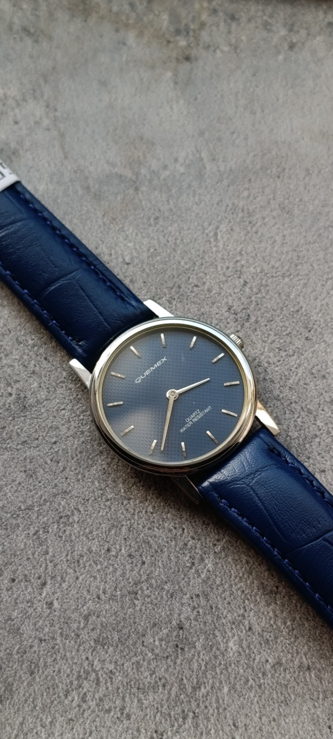 ساعت مردانه کلاسیک کیومکس