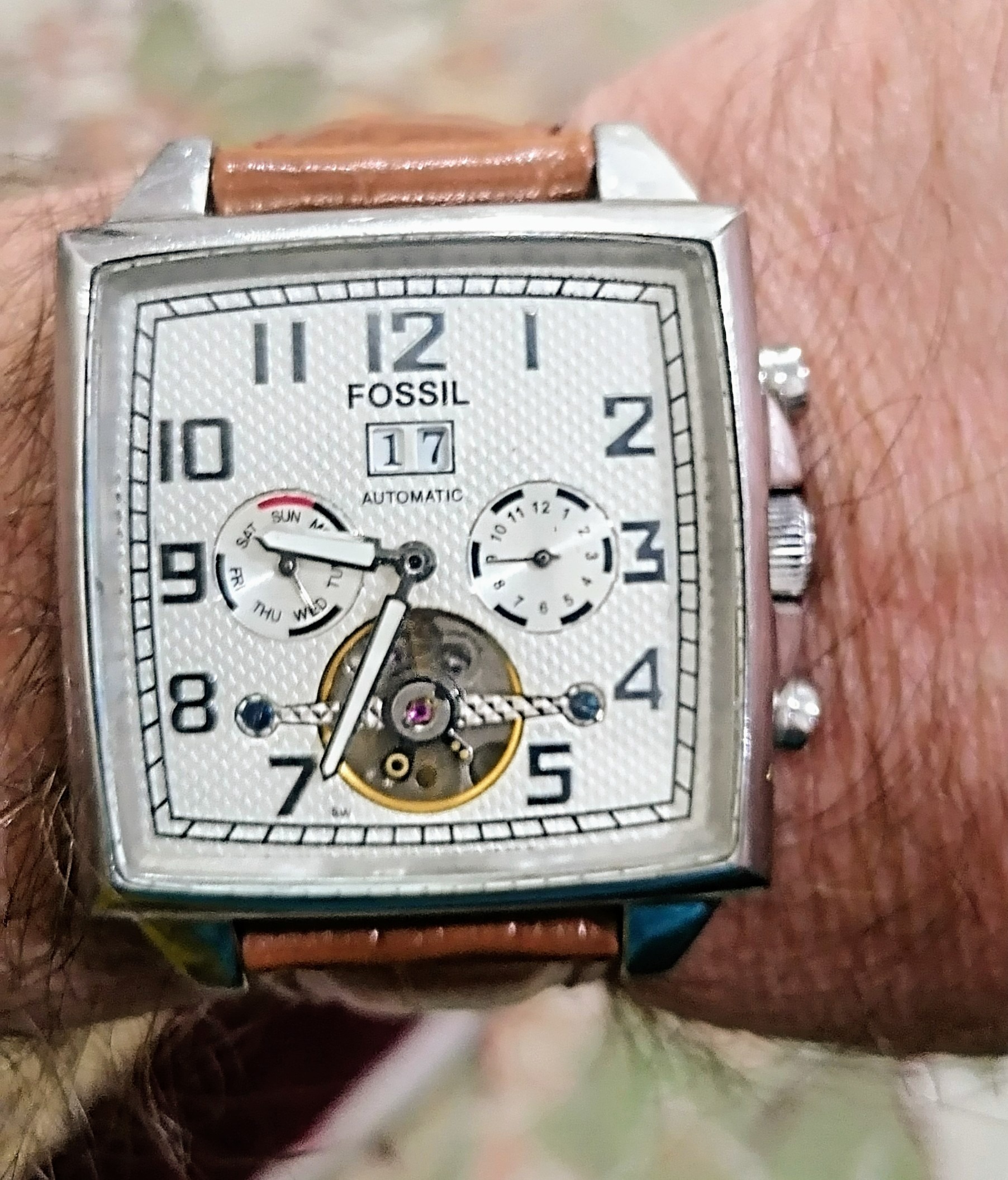 ساعت مچی فسیل