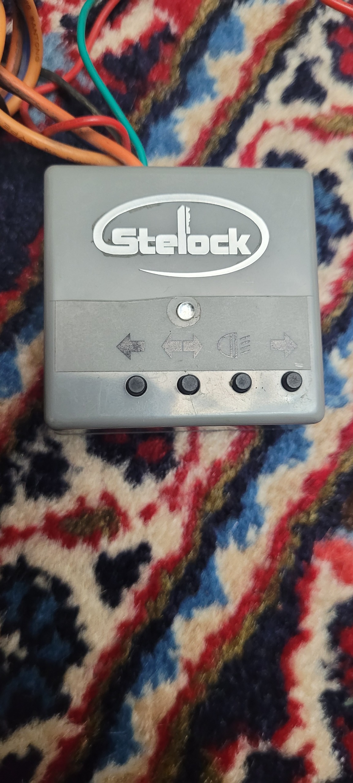 ریموت نور بالا درب بازکن خودرو