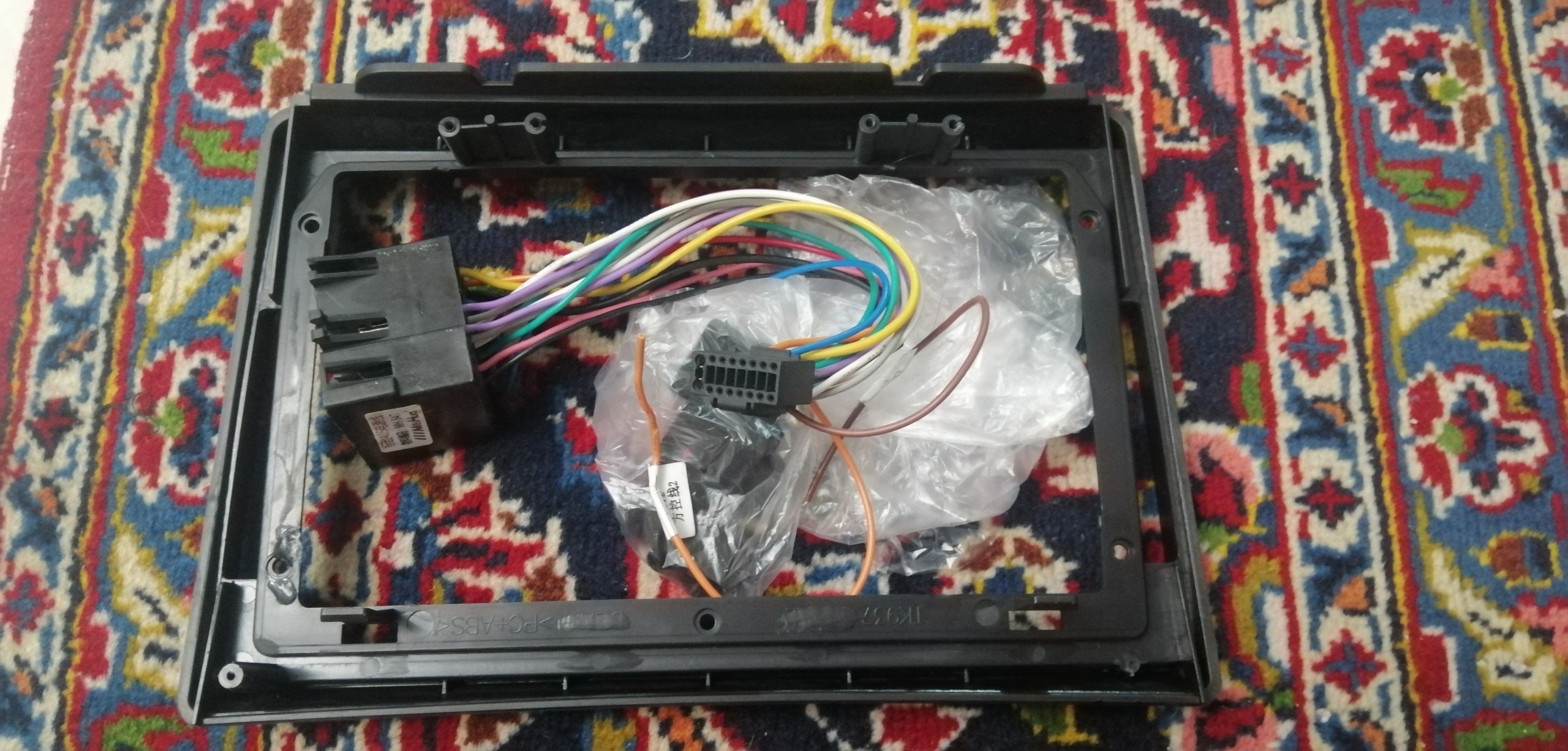 قاب مانیتور خودرو دنا