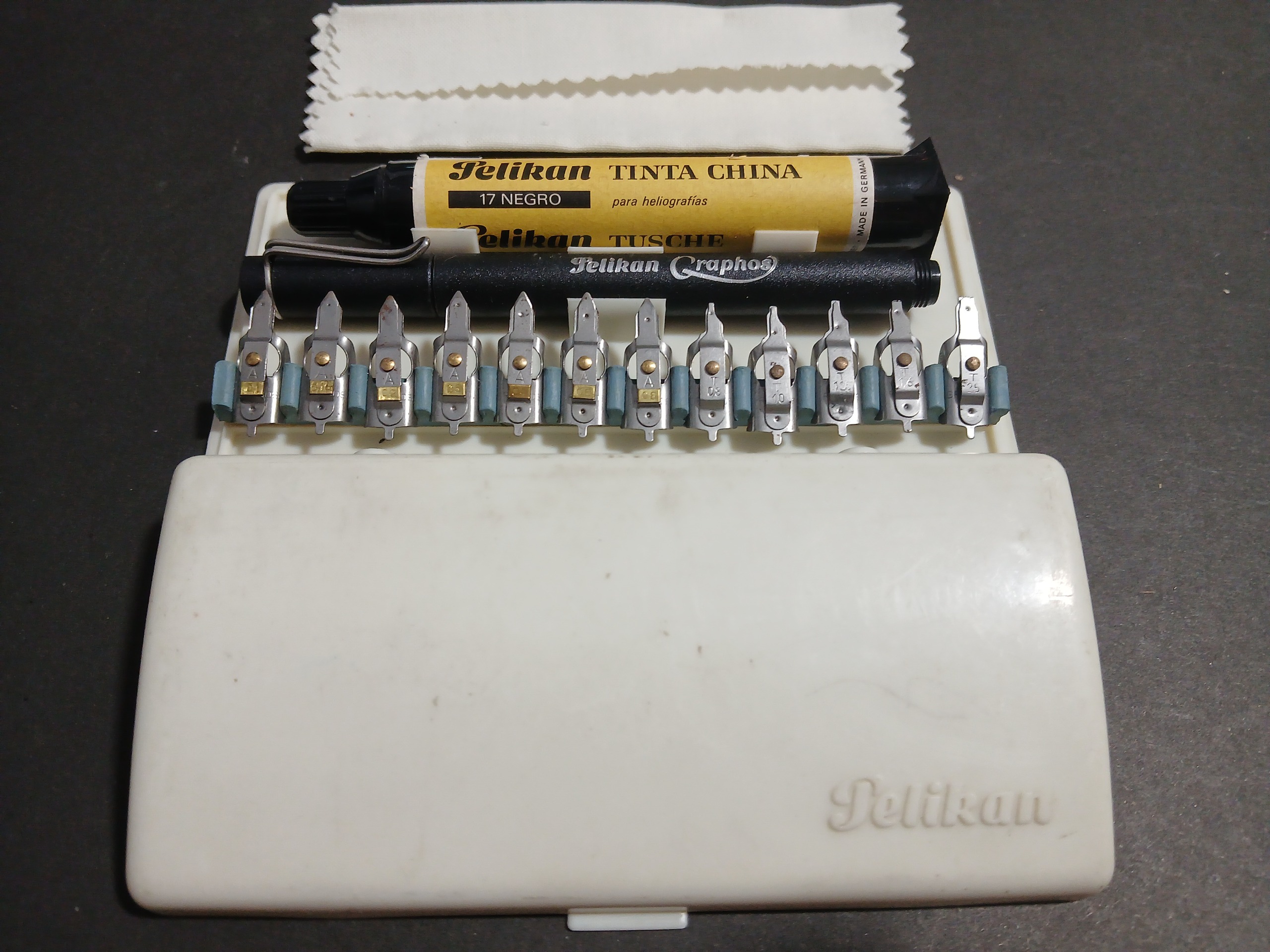 جعبه گرافوس نقشه کشی آلمانی قدیمی