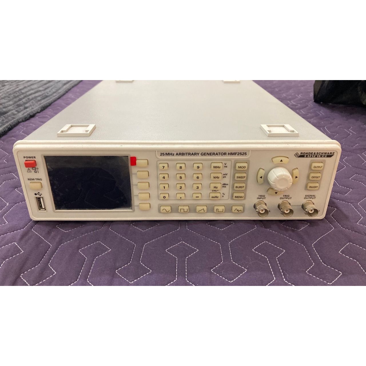 فانکشن ژنراتور Rohde  Schwartz مدل HMF2525