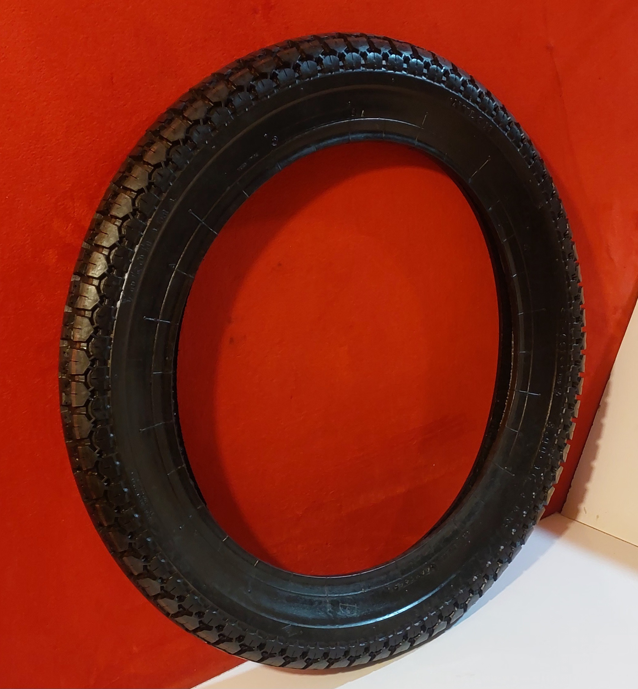 لاستیک عقب موتور