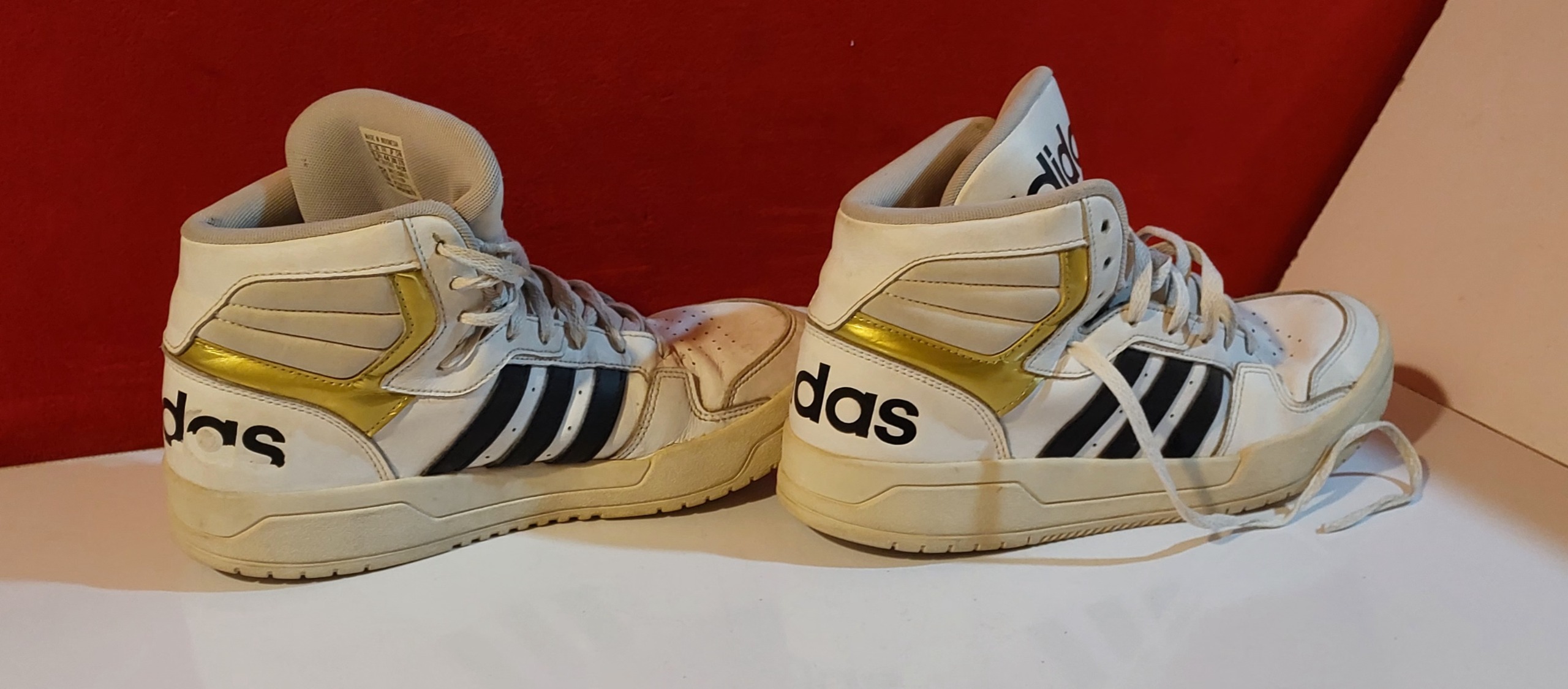 کفش برند آدیداس