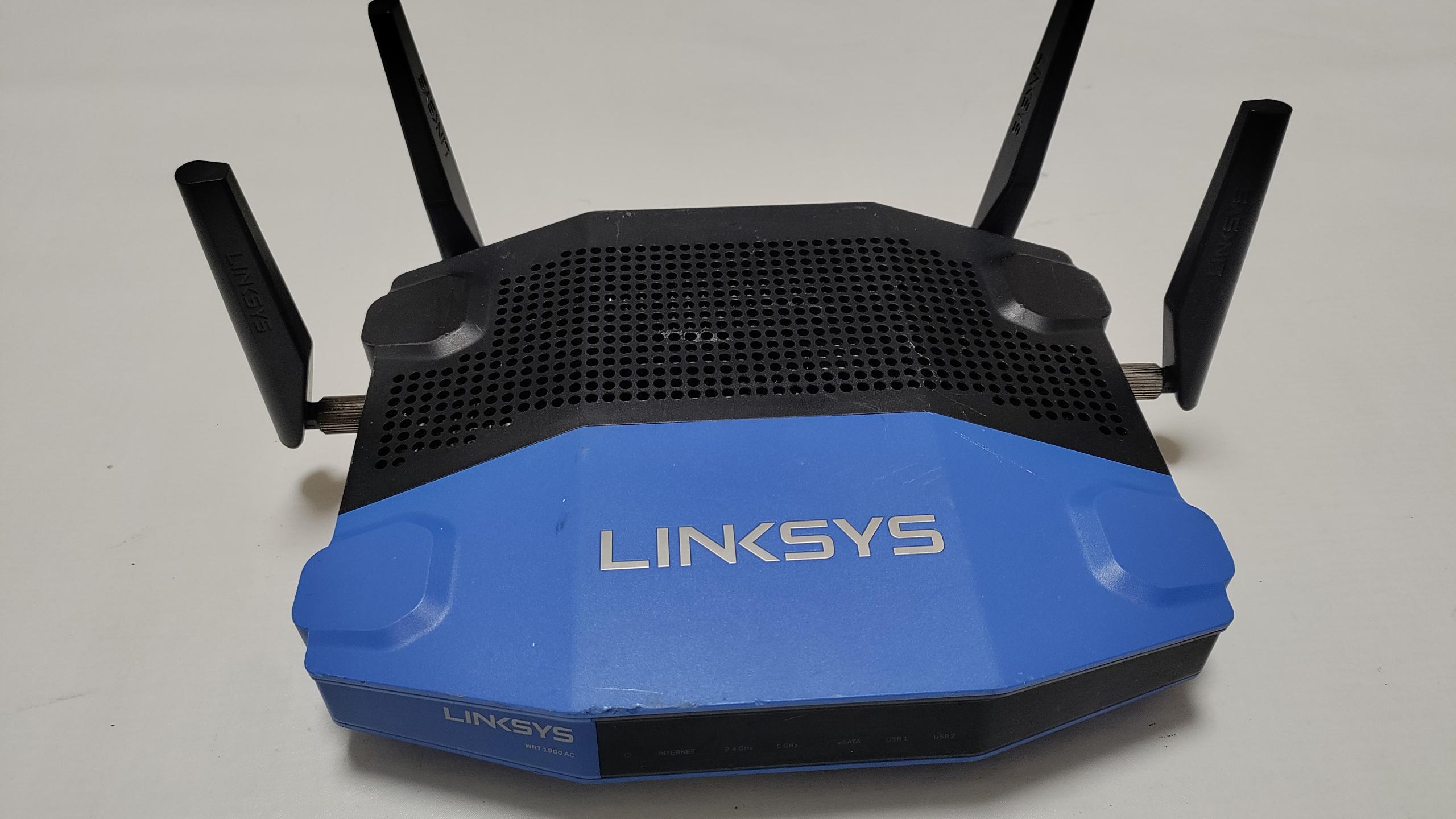 روتر Linksys مدل WRT 1900 AC