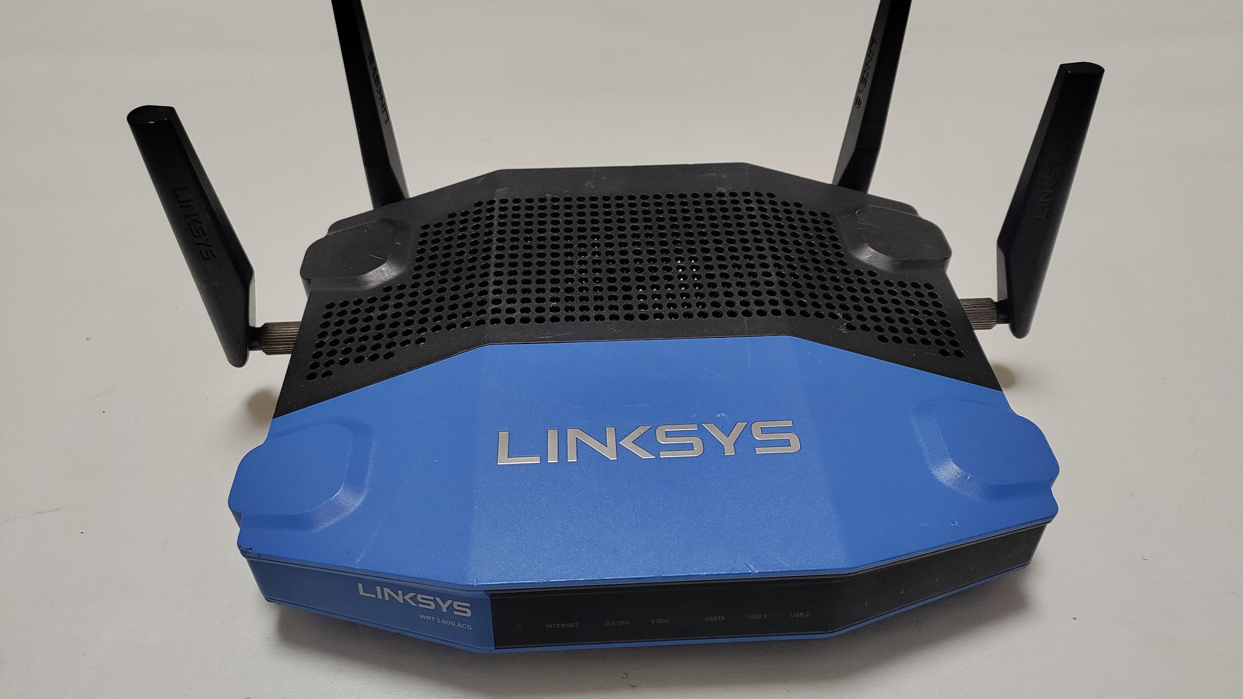 روتر Linksys مدل WRT 1900 ACS