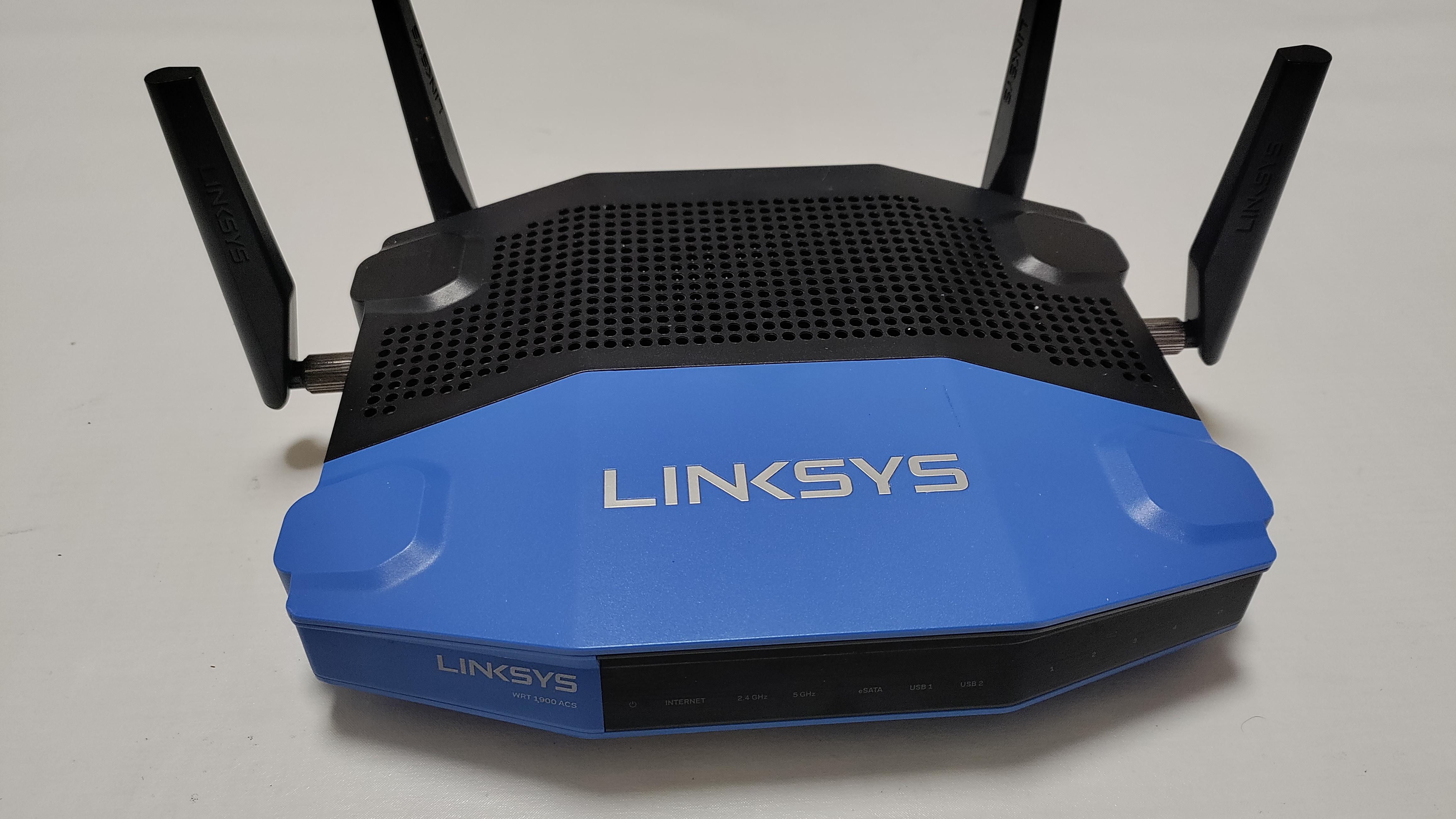 روتر لینک سیس مدل WRT 1900 AC V2