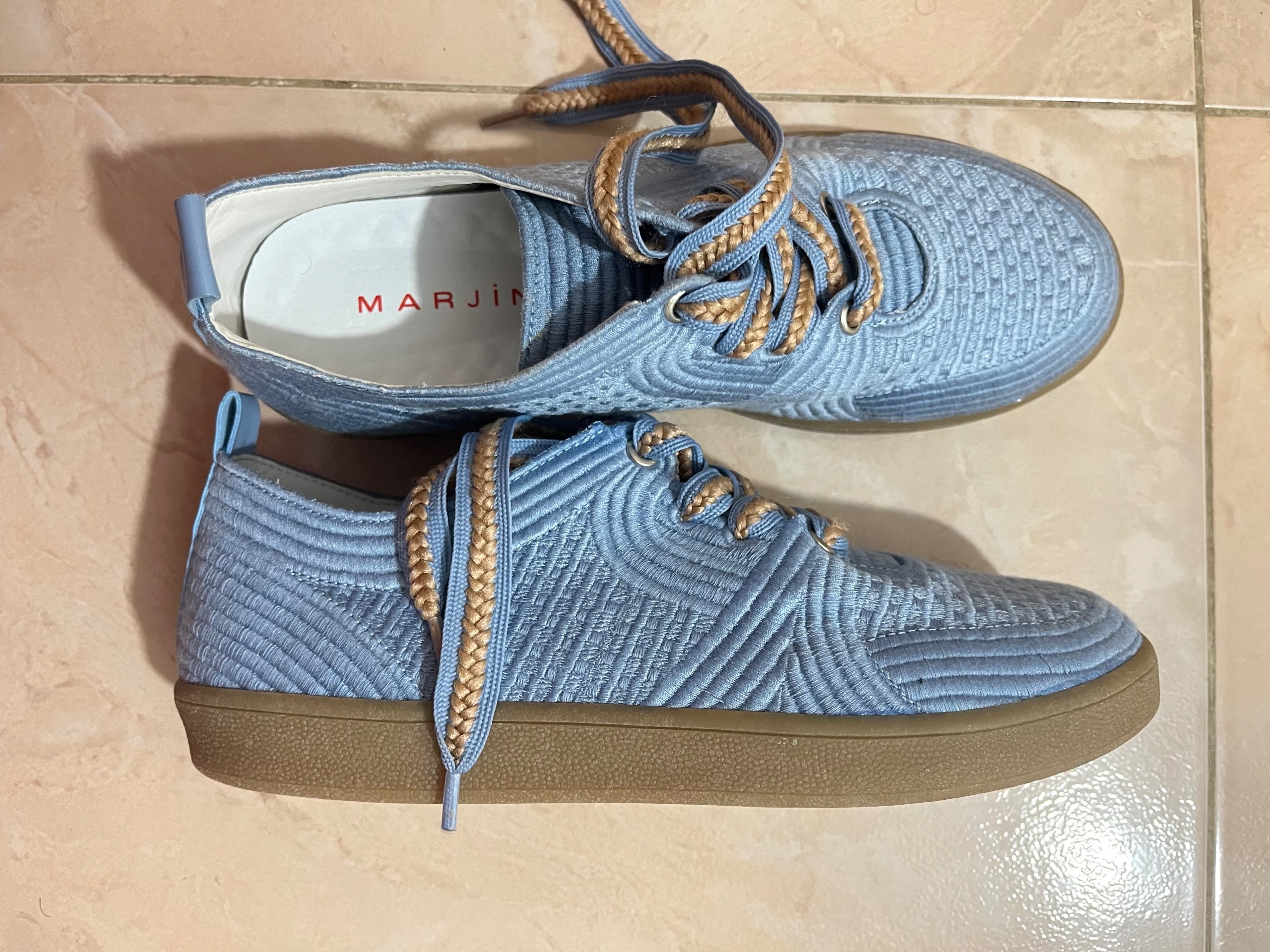 کتونی برند مارجین