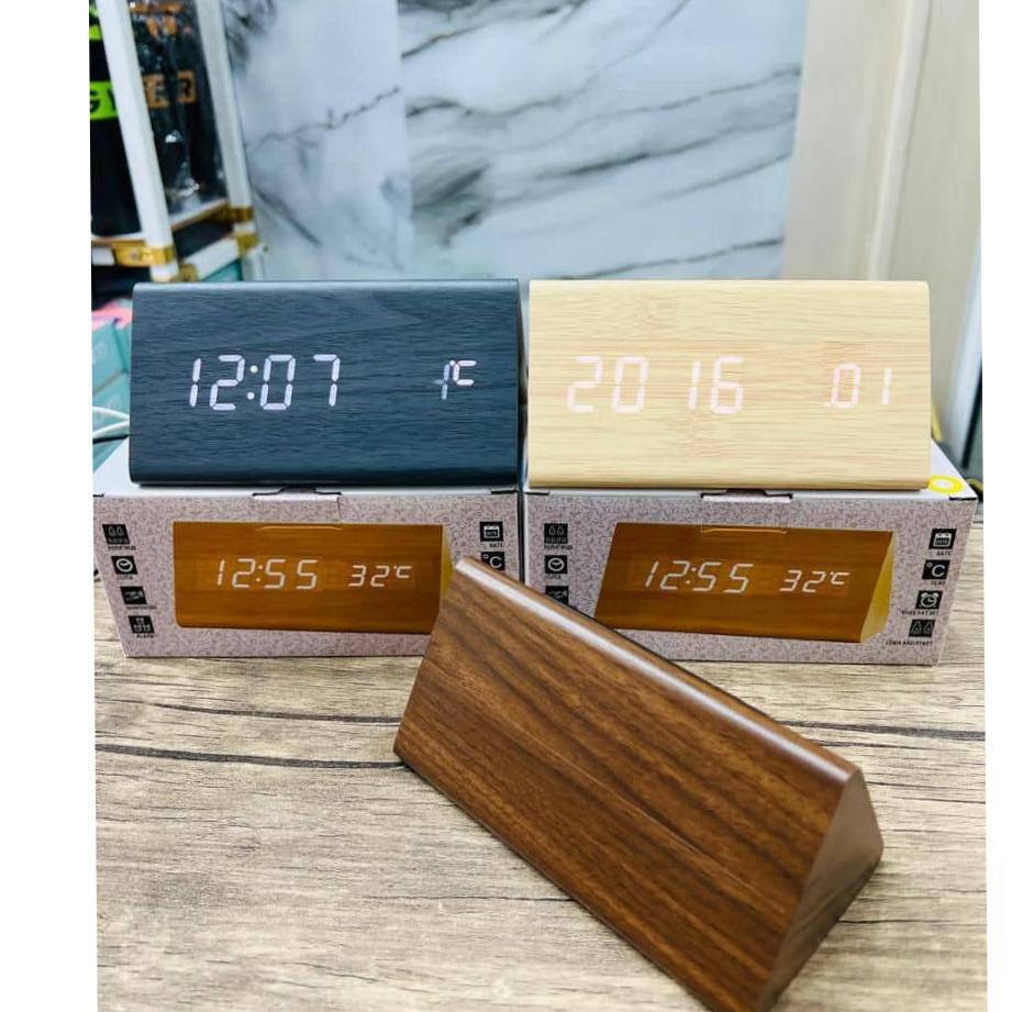 ساعت دیجیتال طرح چوب