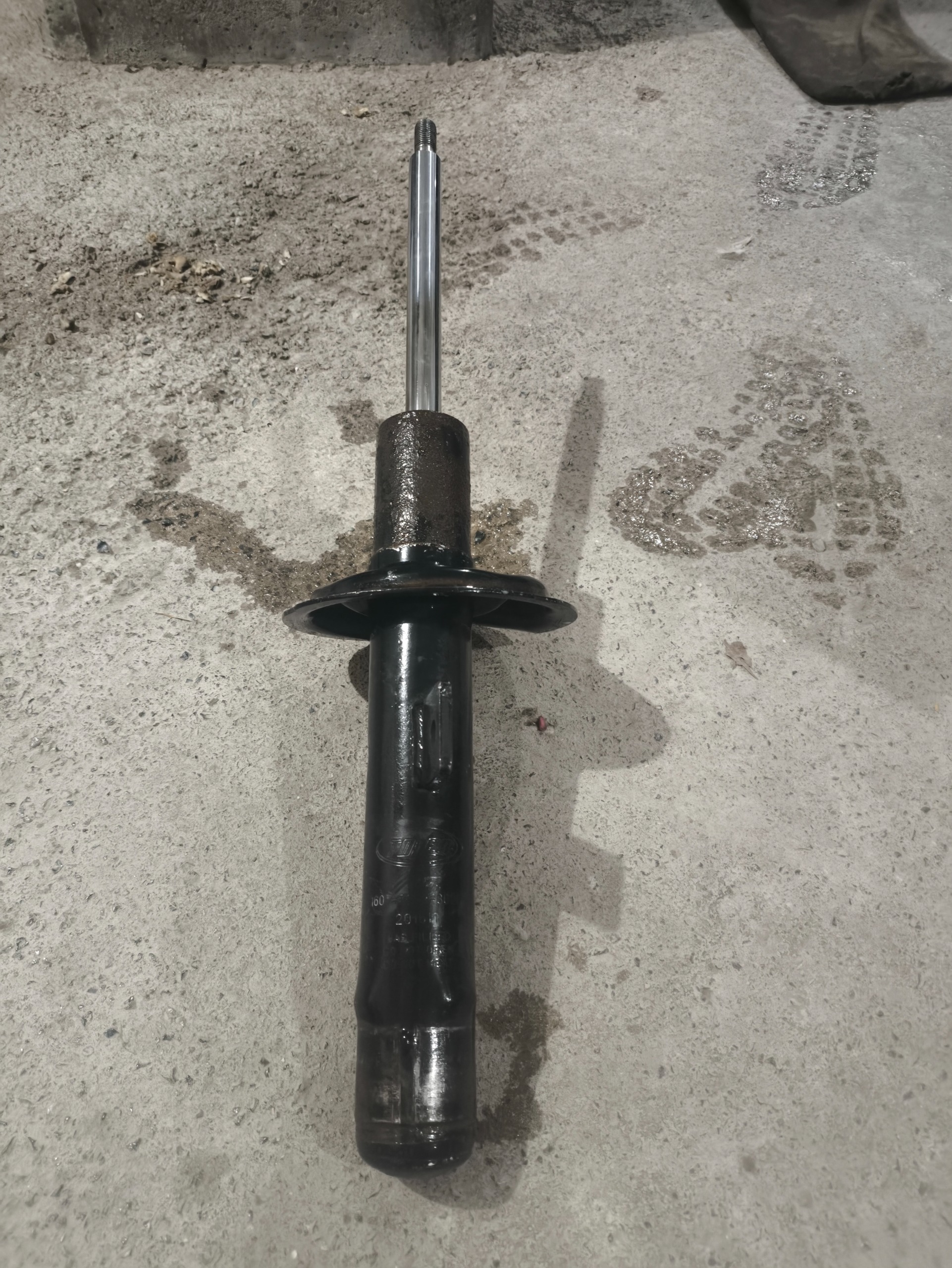 کمک فنر سمت راست 206 فکر کنم